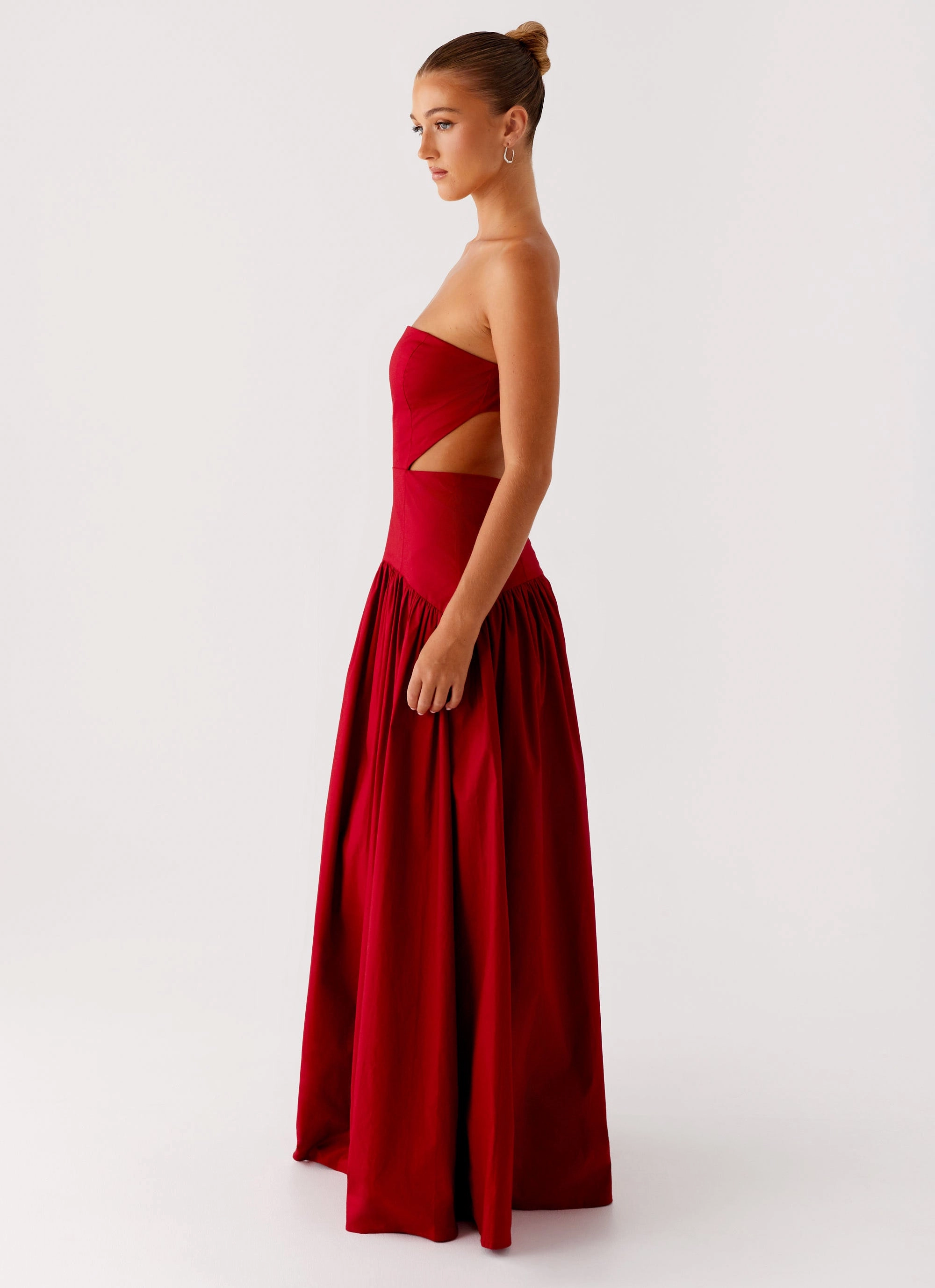 Aamari Maxi Dress - Red Subtle Look Essential Style