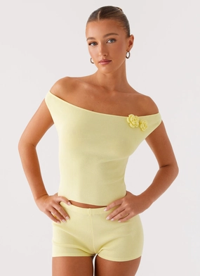Aliah Knit Top - Yellow Temperature Regulating Fibers