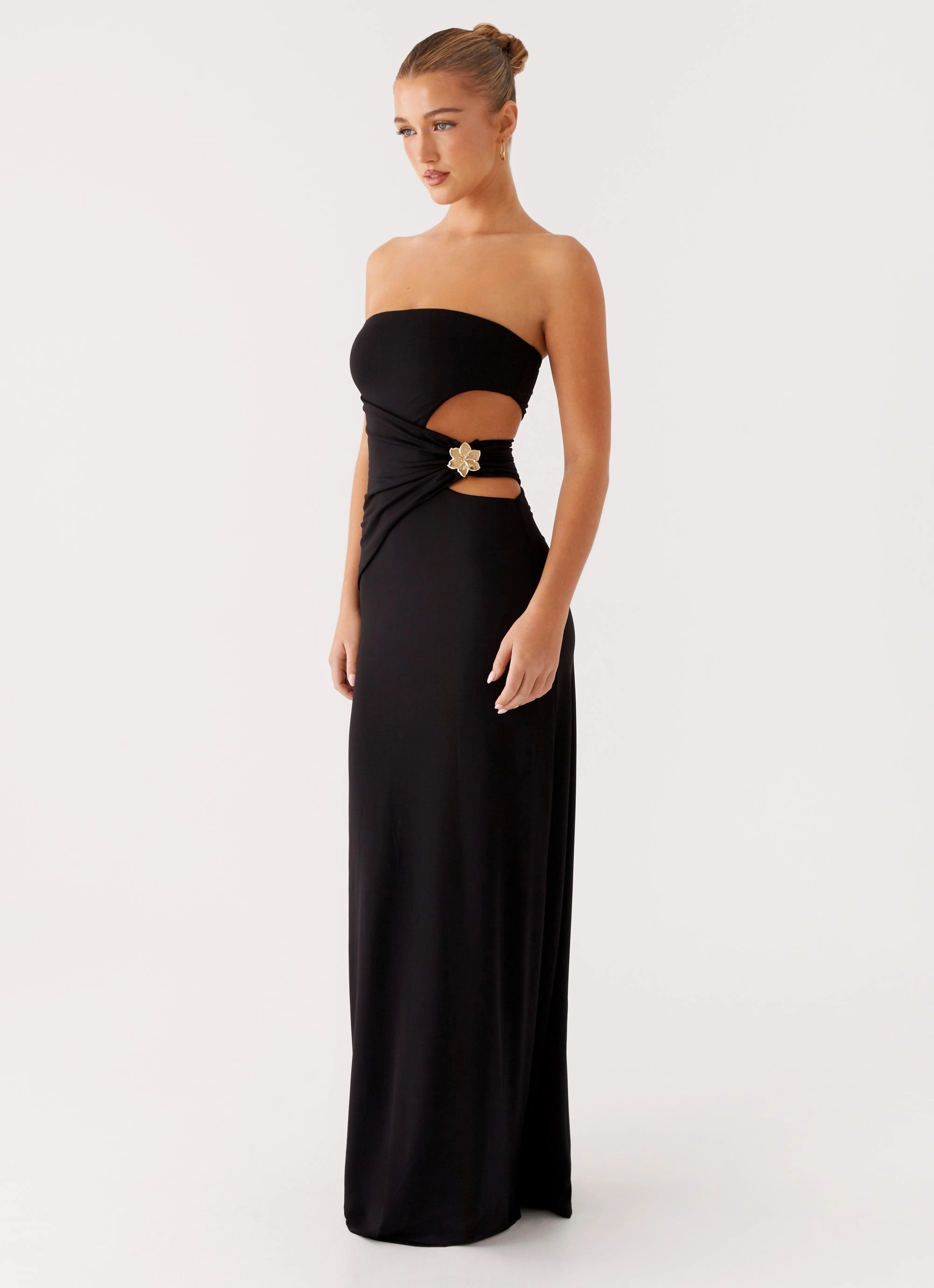 Anetta Maxi Dress - Black Elegant knee-length dress