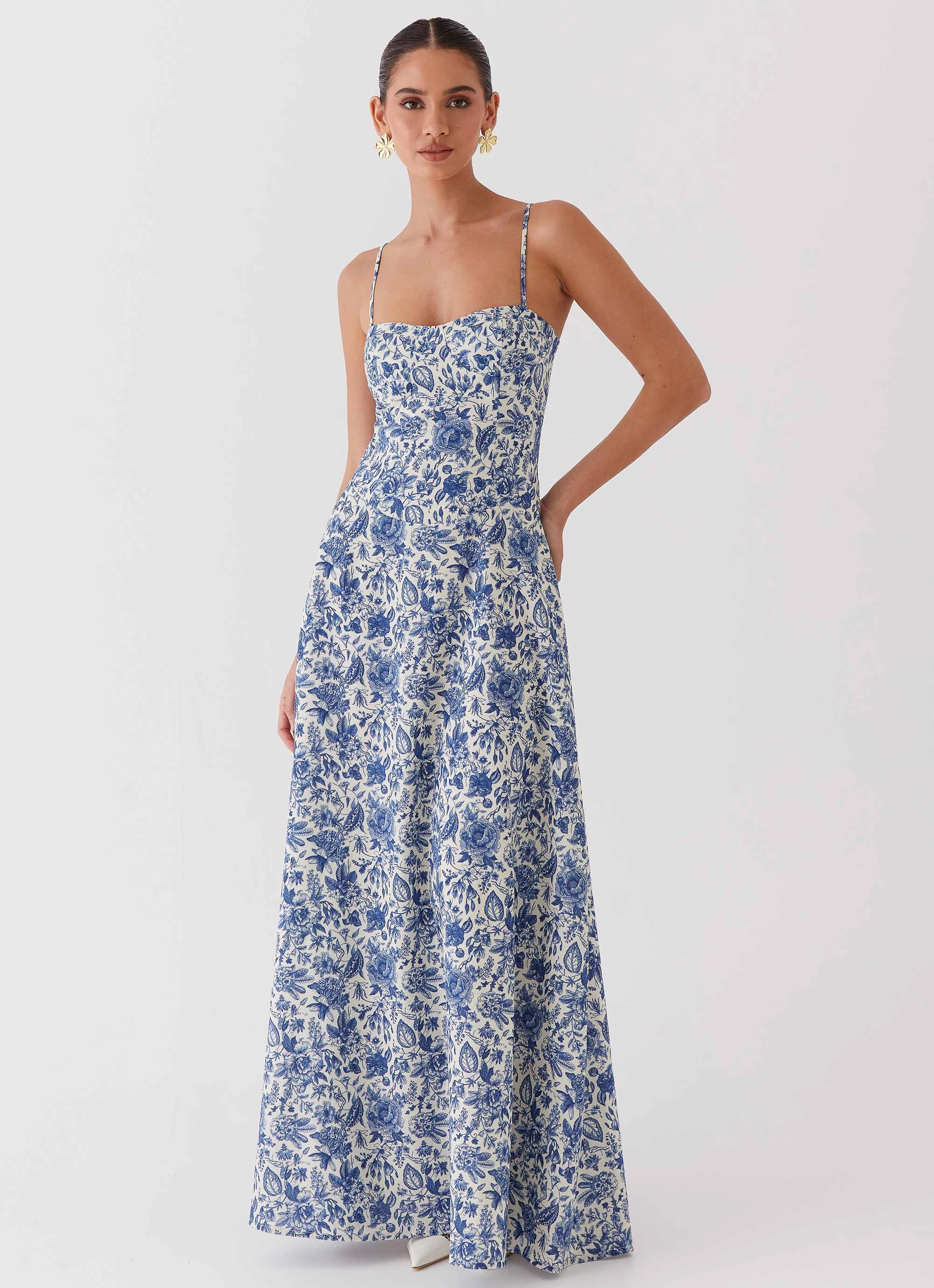 Minimalist Look Angelina Linen Maxi Dress - Blue Paisley