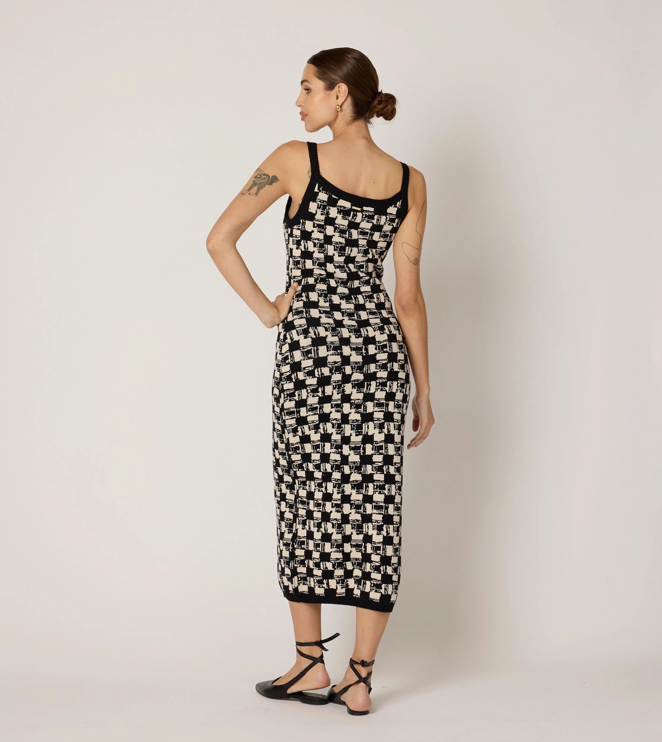 VentilatedBackPanel Flexible Shoulder Gusset Payton Midi Dress | Biarritz Black