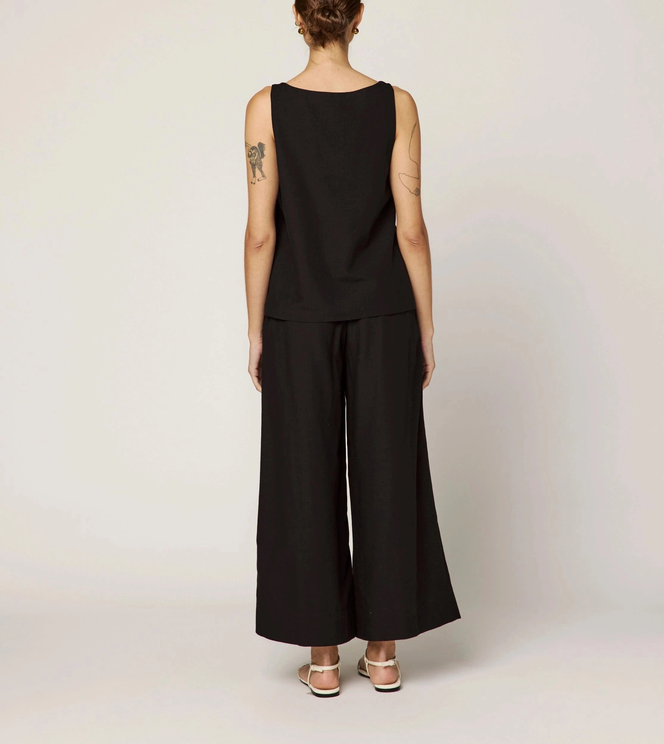 Ambesia Tank | Black HygienicCoating OdorResistant Treatment