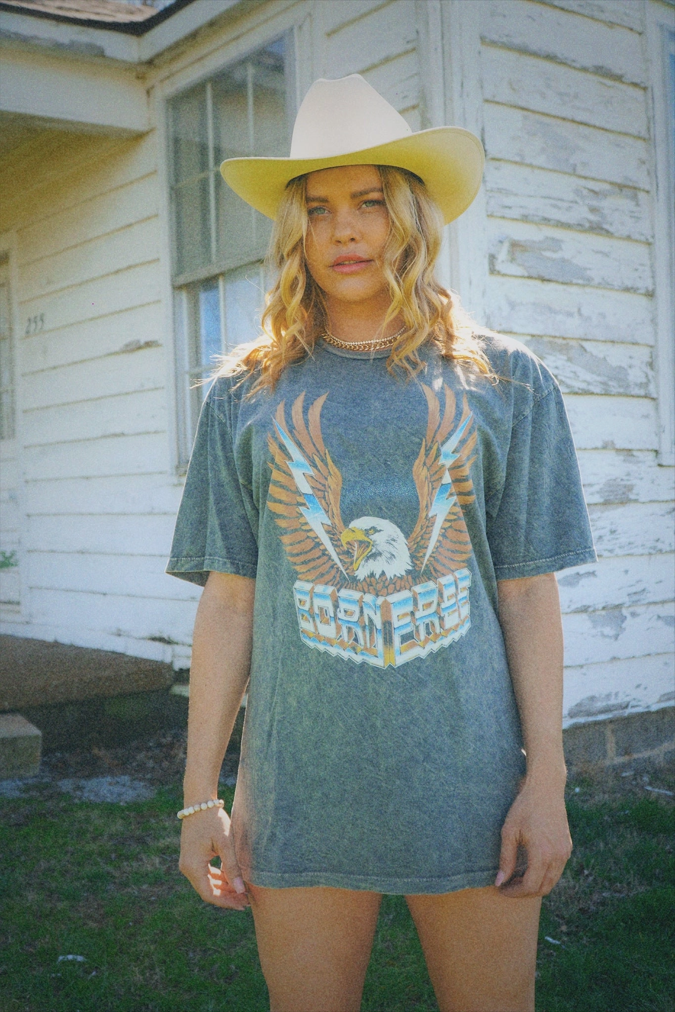 Airflow Weave Pattern Born Free Eagle Graphic Tee - Stone Gray
