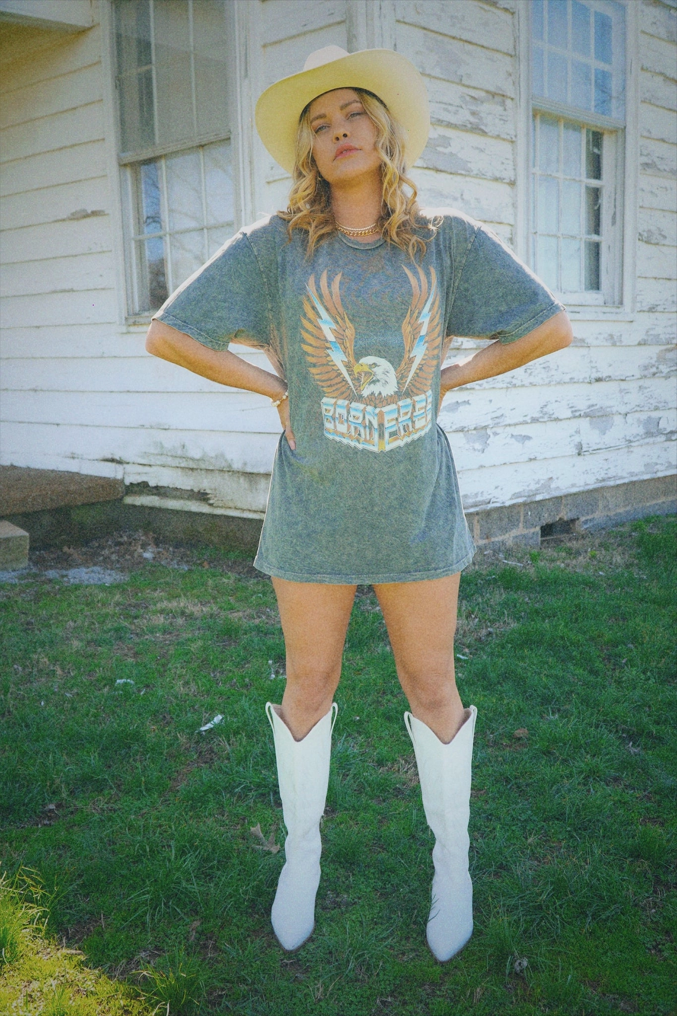 DoubleStitchedHem LightweightTexture Born Free Eagle Graphic Tee - Stone Gray