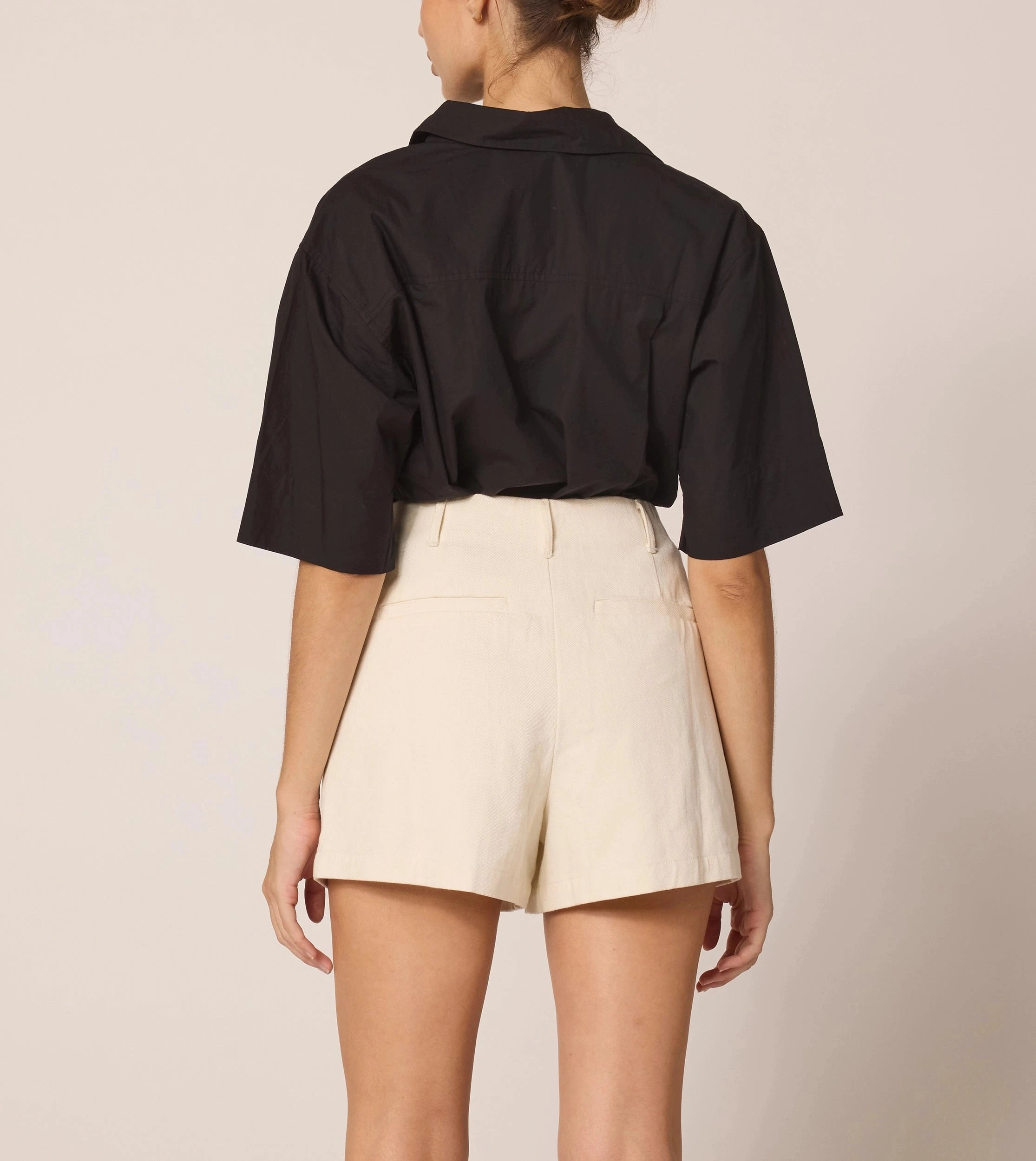 Austin Short | Ivory Slim Silhouette FadeResistant