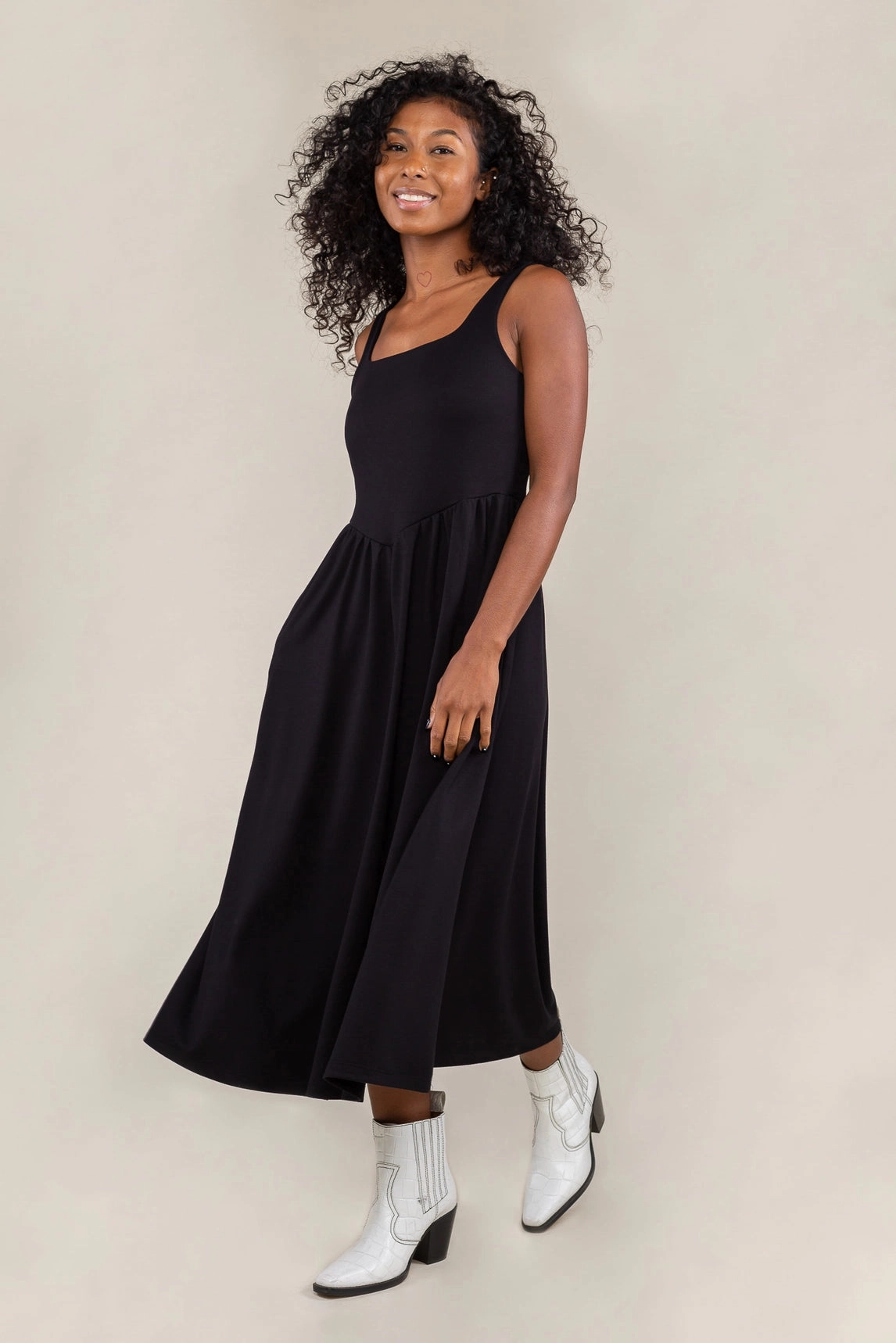 Basic Swing Midi Dress - Black Hidden Pocket
