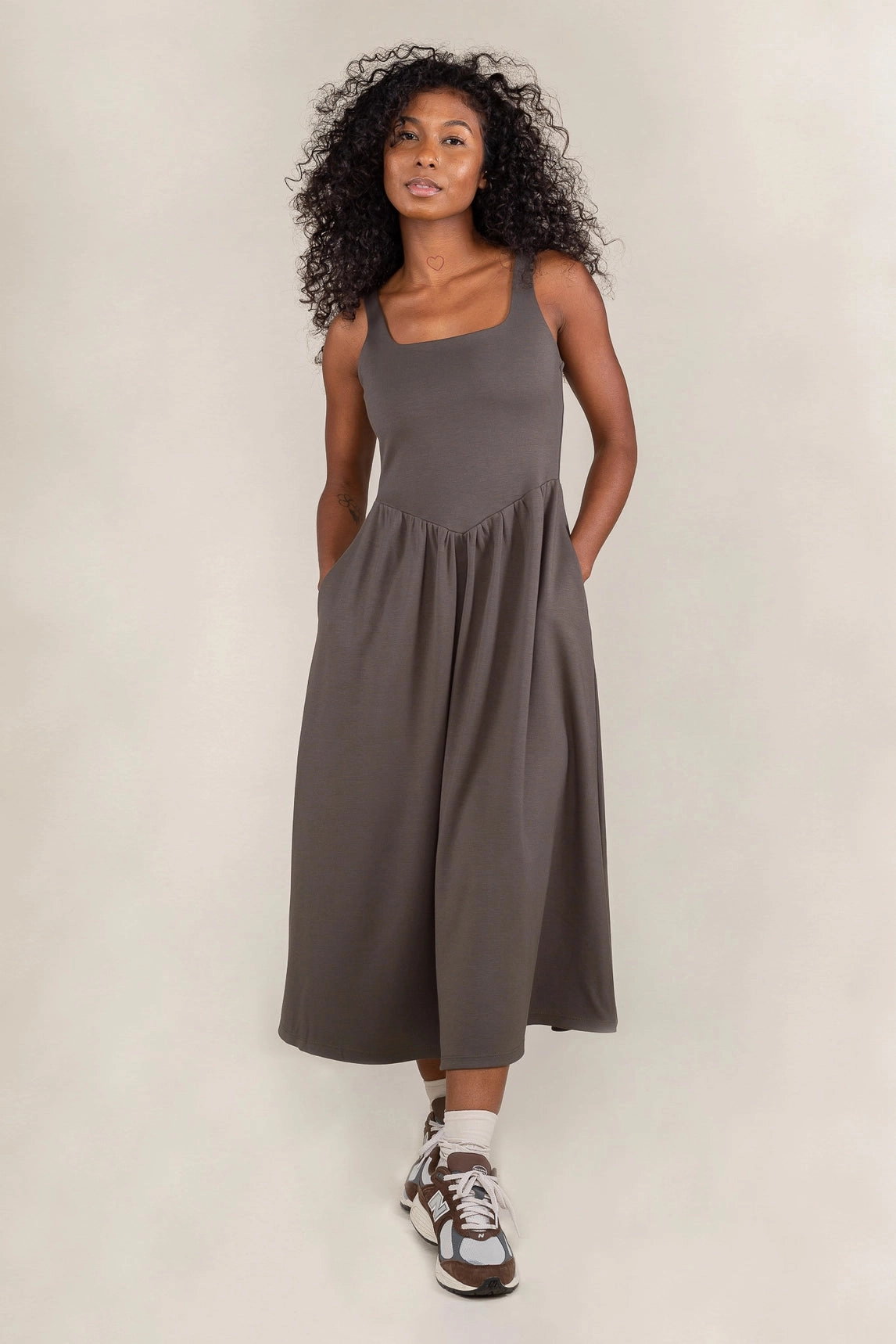 Sleek Cut Basic Swing Midi Dress - Olive