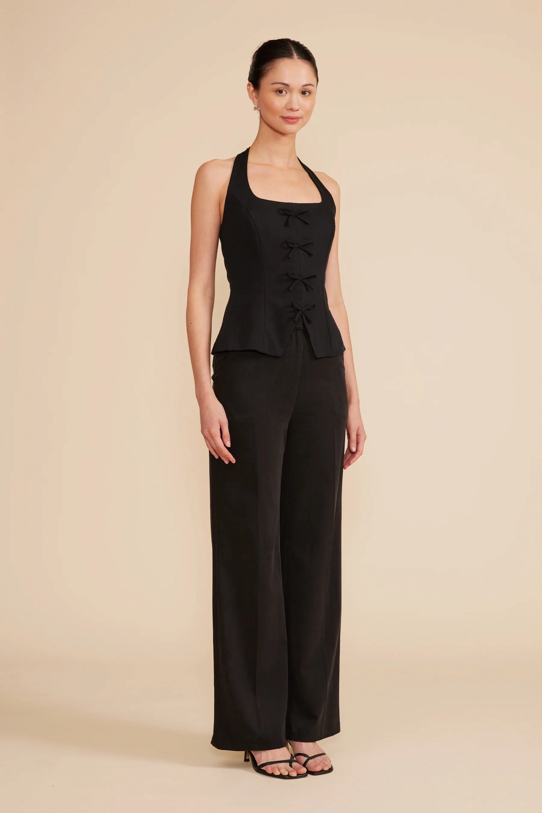 ButtonlessClosure Clementine Halter Vest - Black