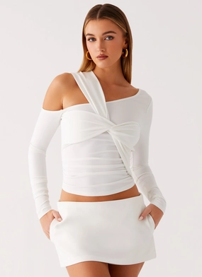 Cloud Kiss Asymmetric Long Sleeve Top - Cream HiddenPocket FoamReinforcedCollar