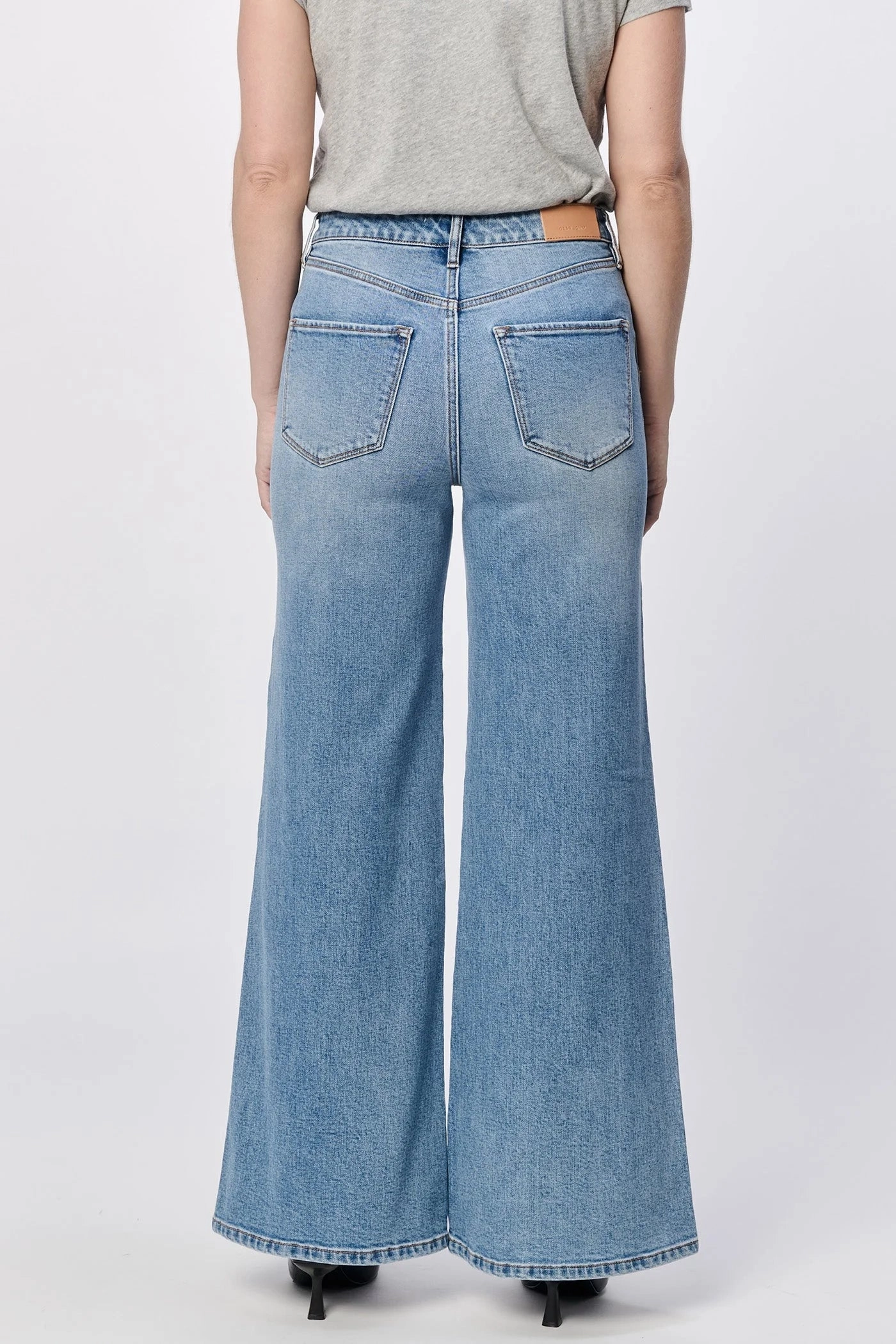 Fiona High Rise Wide Leg Jeans - Creekside Seamless Technology