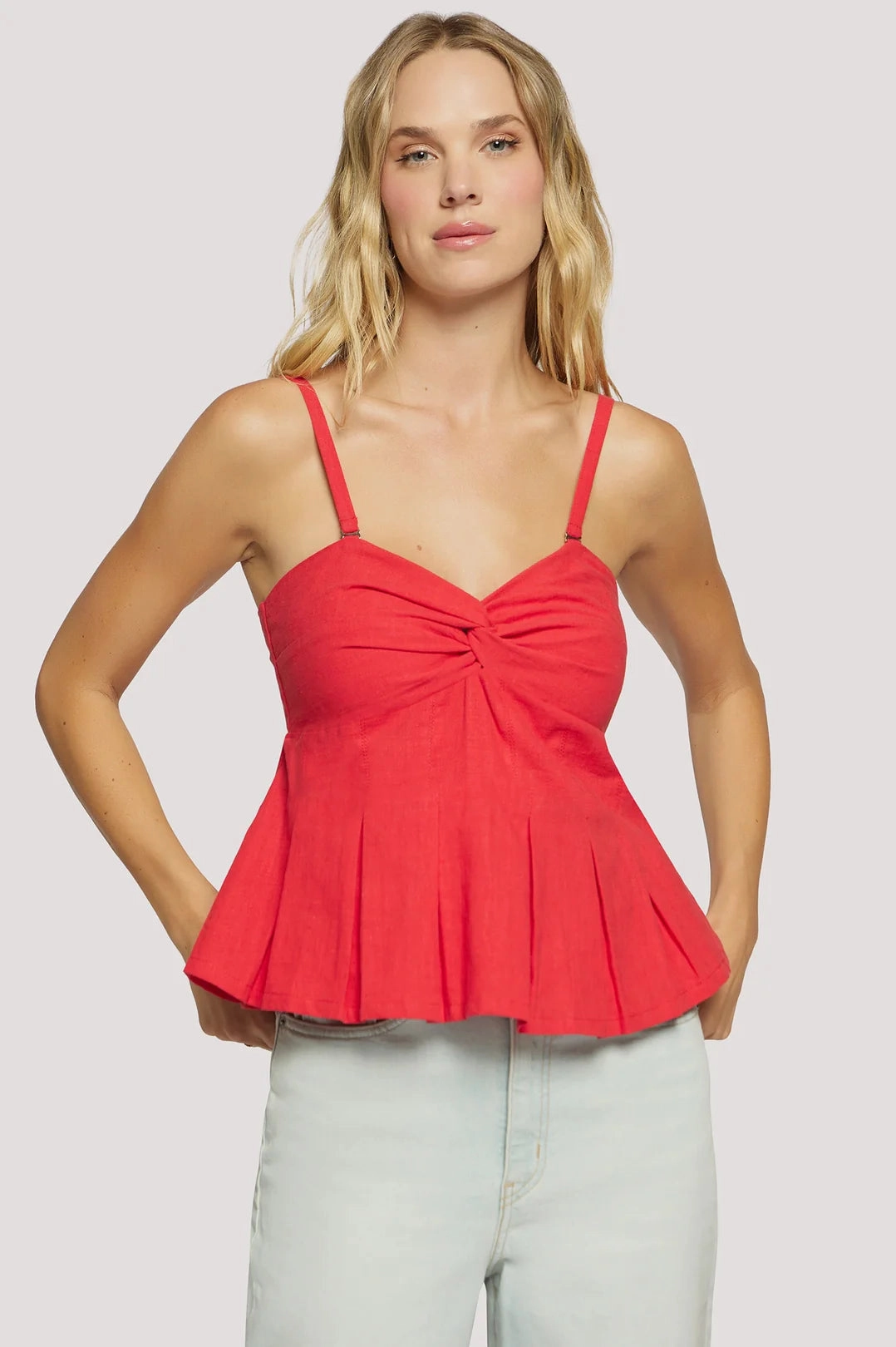 Catania Top - Red MultiPocket Design OdorResistant Coating