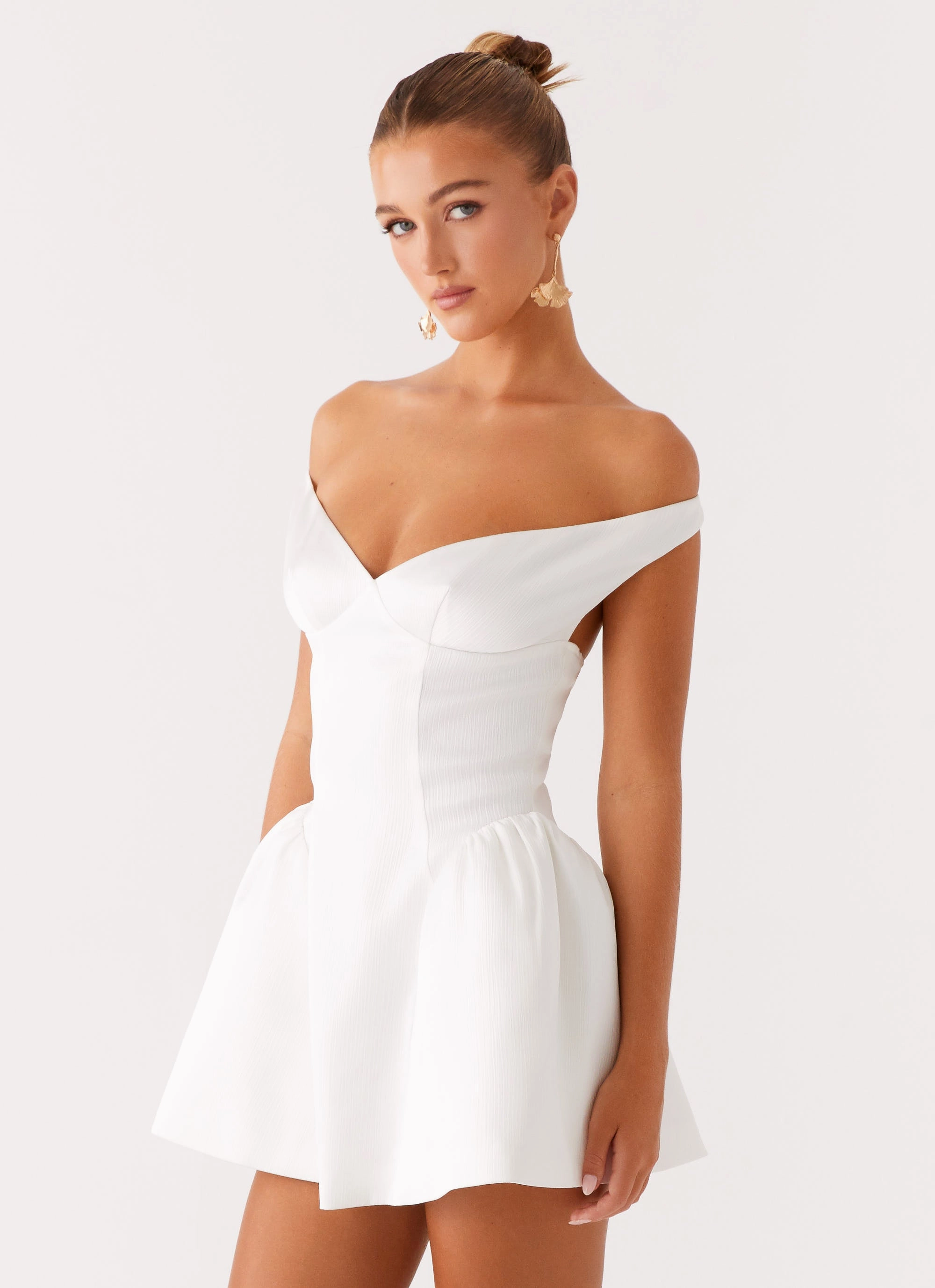 Fluid movement Cavella Mini Dress - White