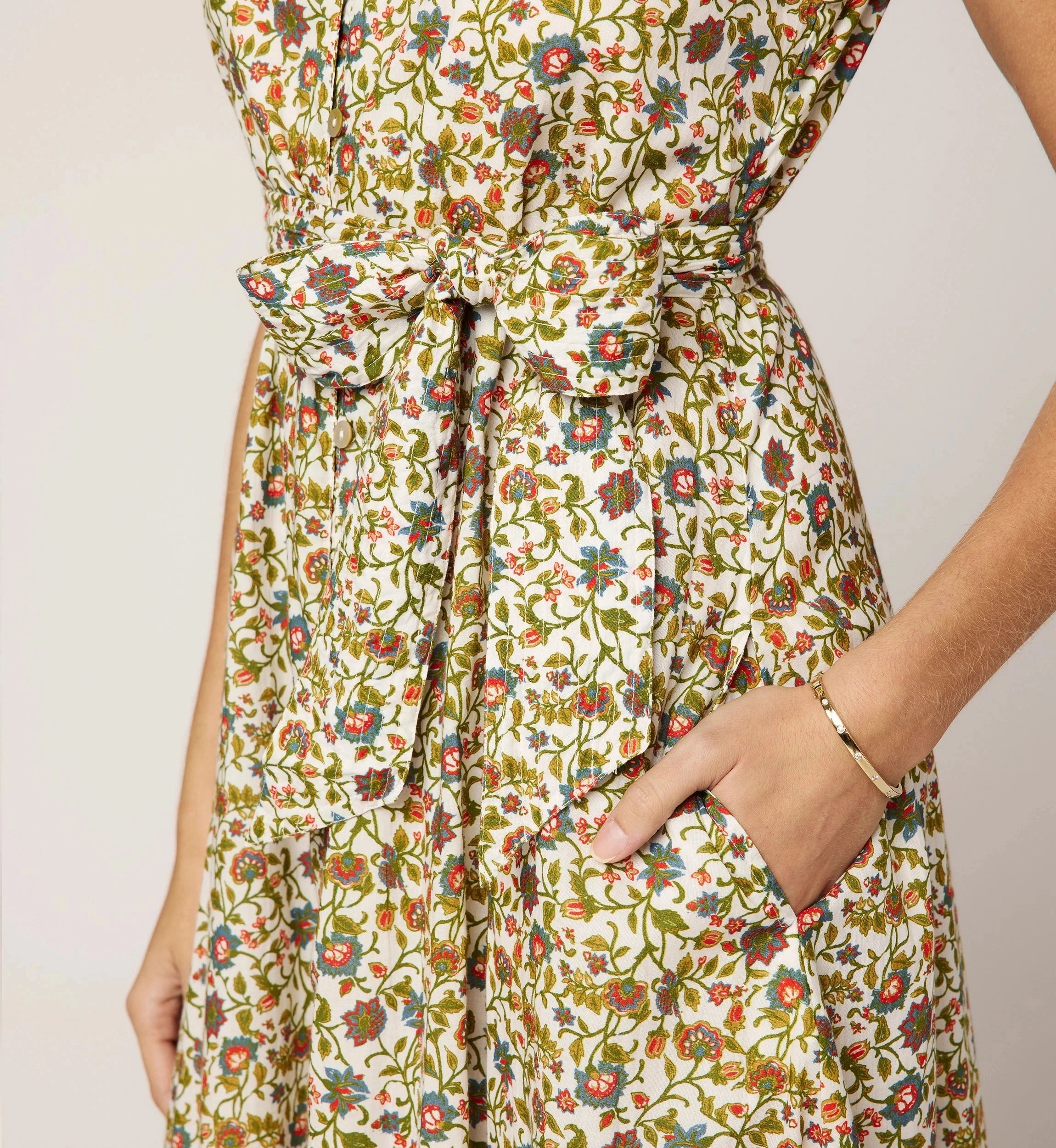 Cheyenne Midi Dress | Viti Flora Modern Staple Body Ease