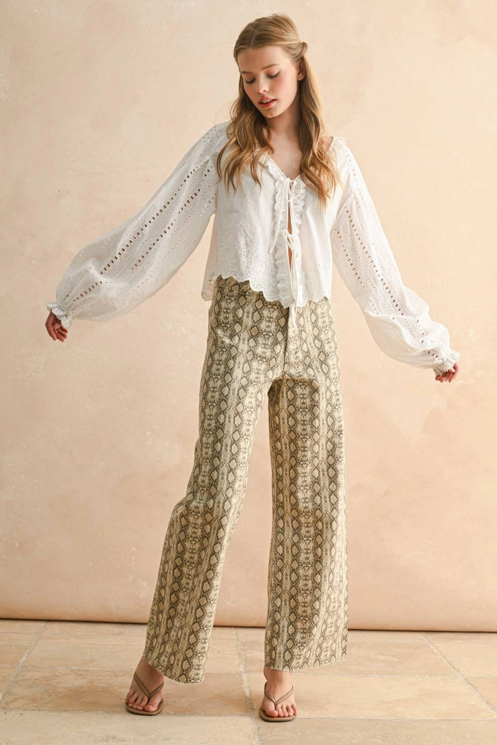 NonIrritatingStitching Embroidered Long Sleeve Blouse