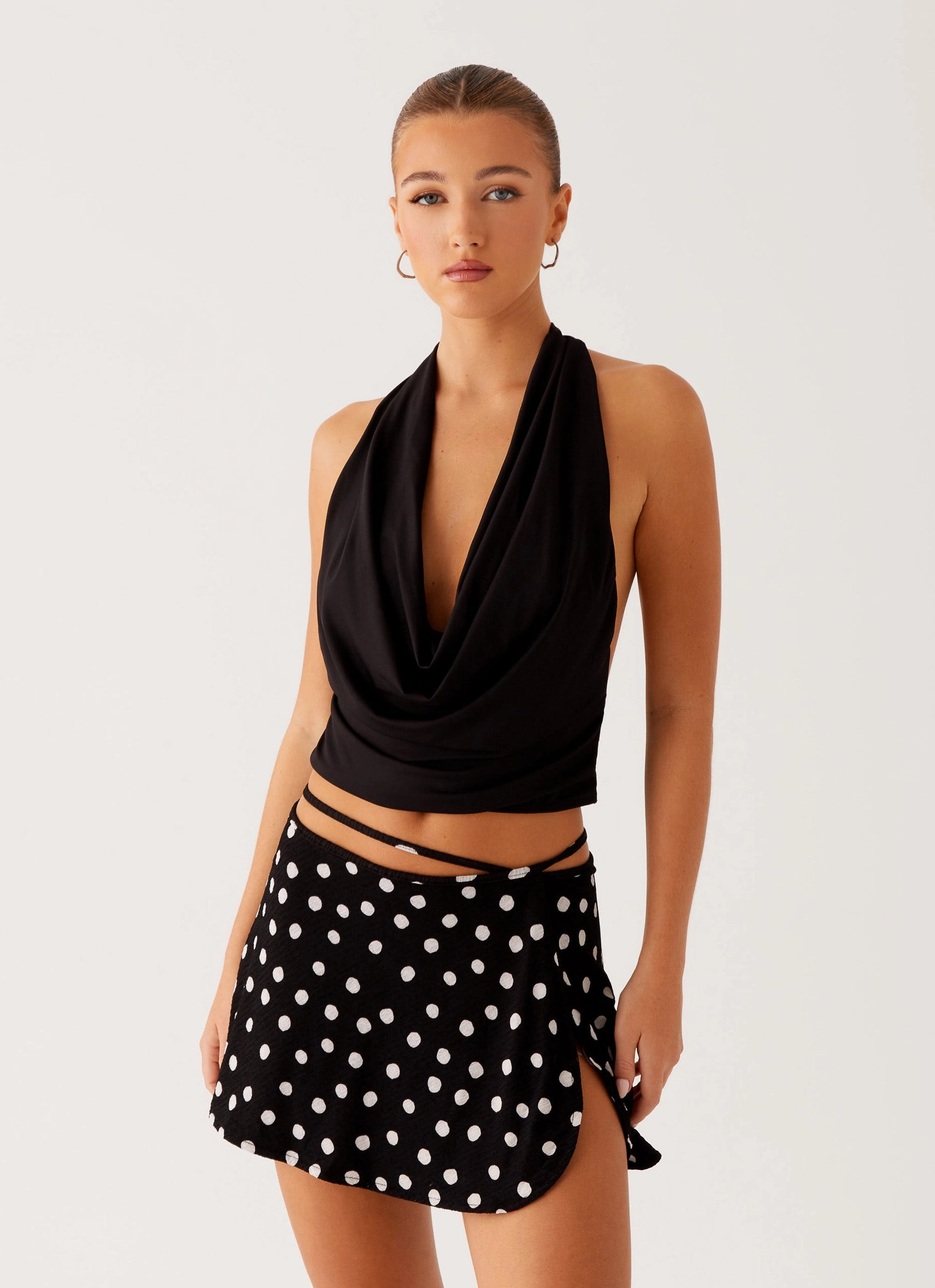 DurableReinforcement Ashi Cowl Top - Black