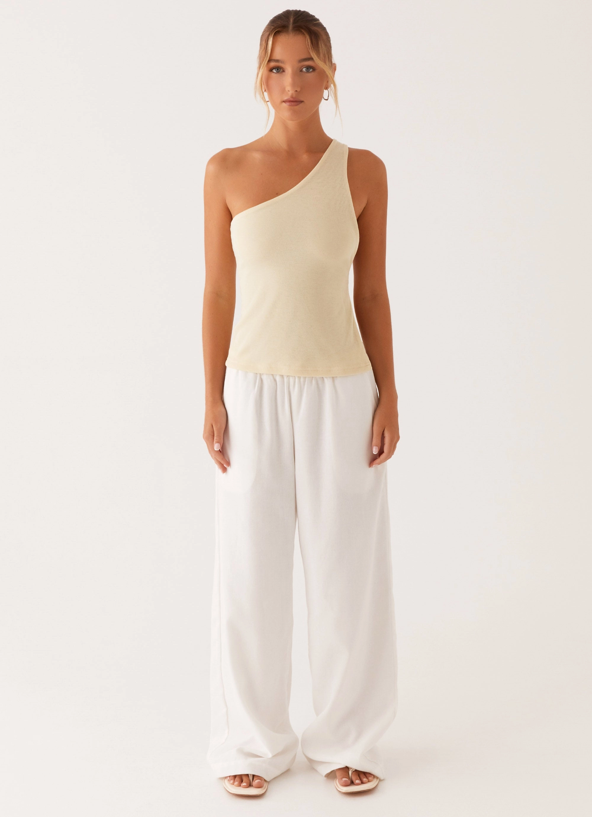 Safiya One Shoulder Top - Yellow Classic Crew Neck Slim Fit Design