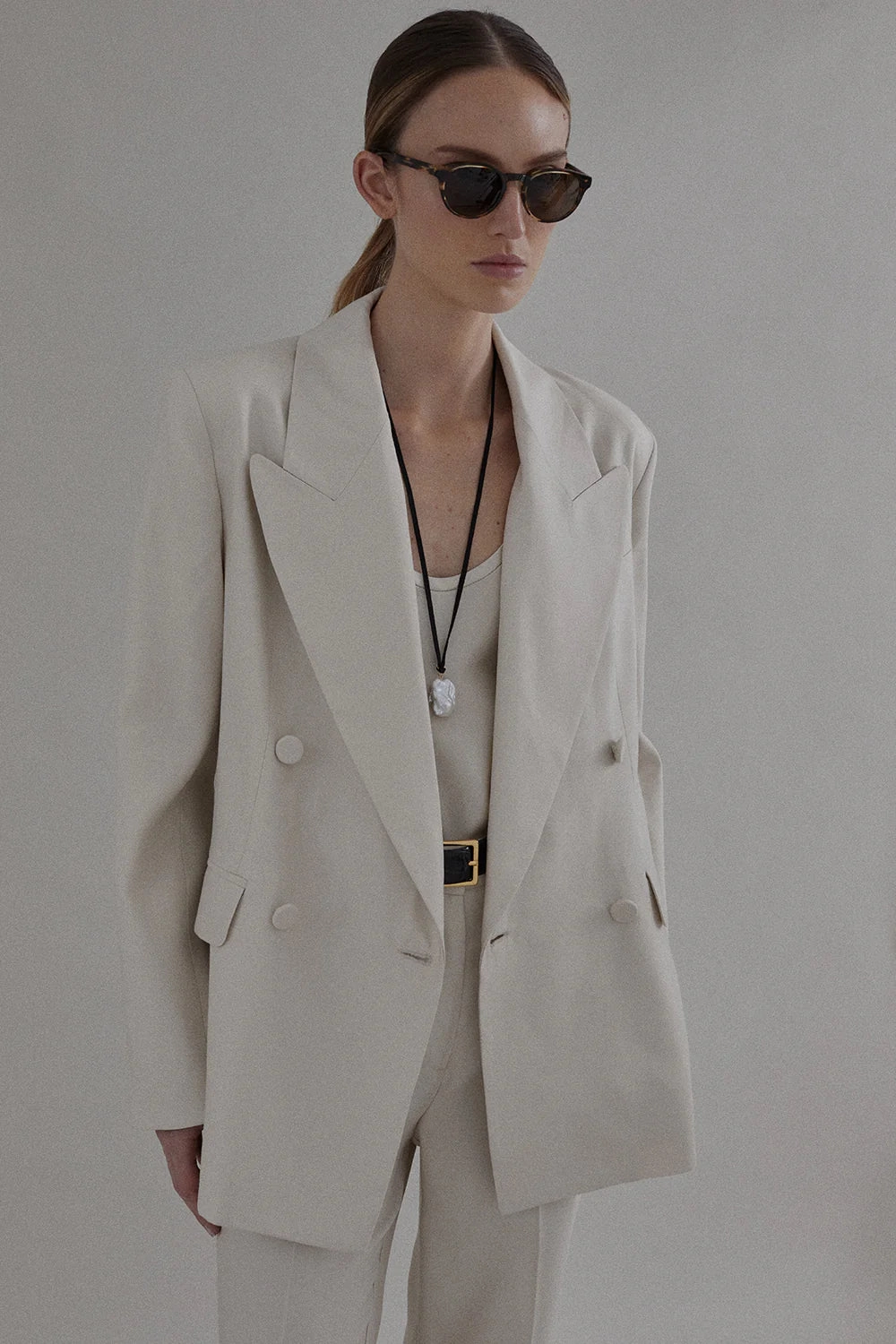 Zippered Closures Crisp Look Costanza Blazer in Oyster