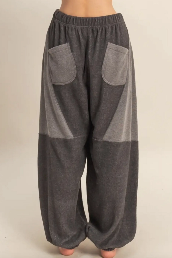 Durable Seam Construction Loose cut Cozy Contrast Sweatpants - Charcoal