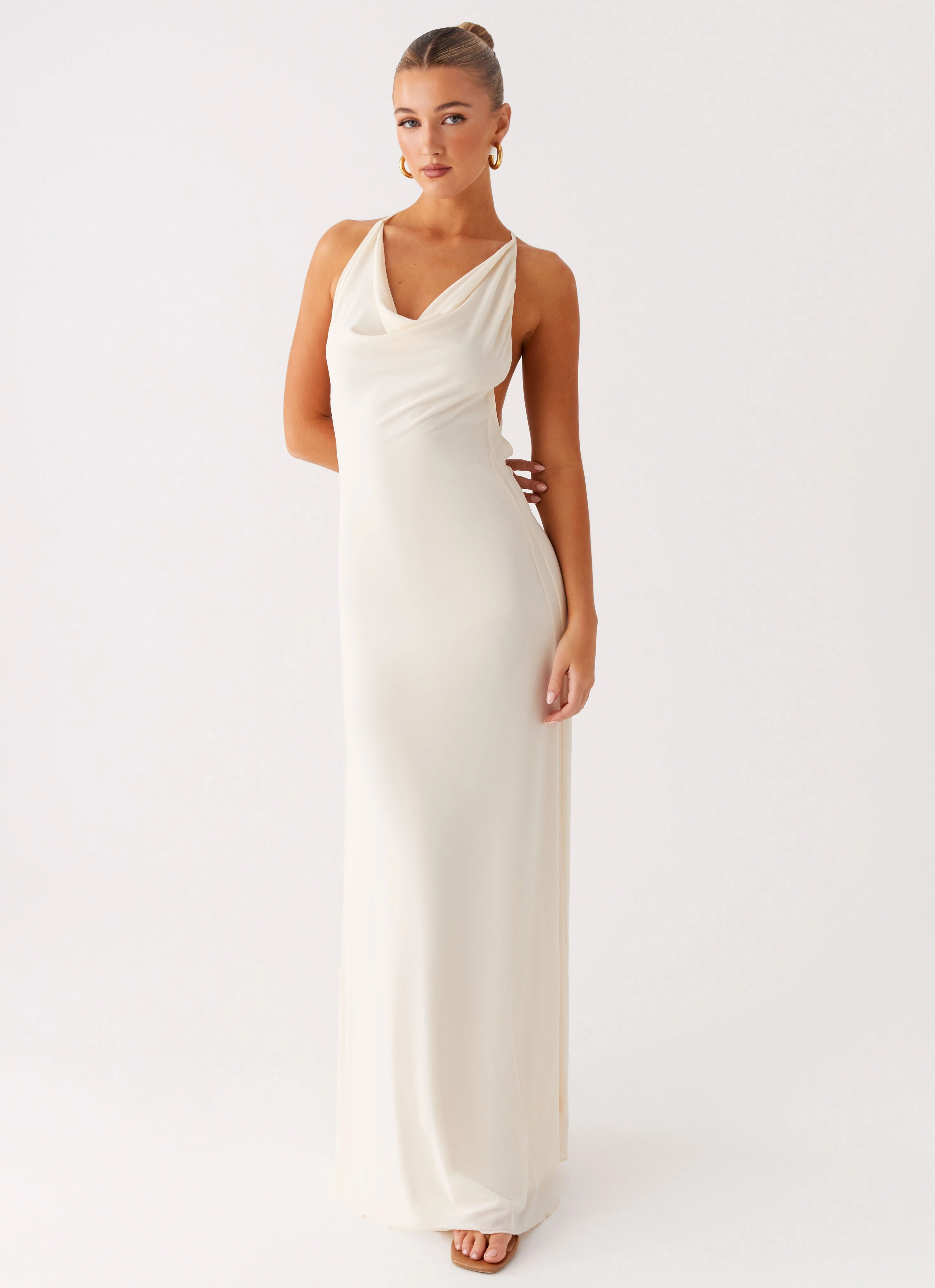 Dahliana Maxi Dress - Off White Elegant Vibe
