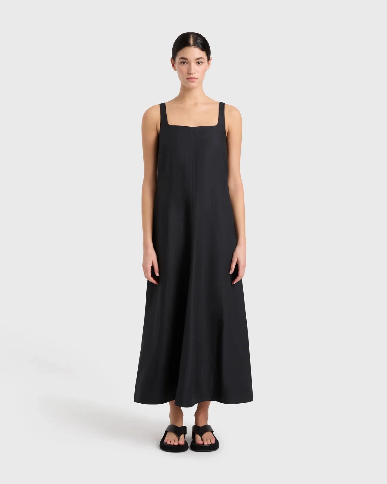 Delphi Flared Maxi Dress in Black Lightweight-Comfort Chill Friendly