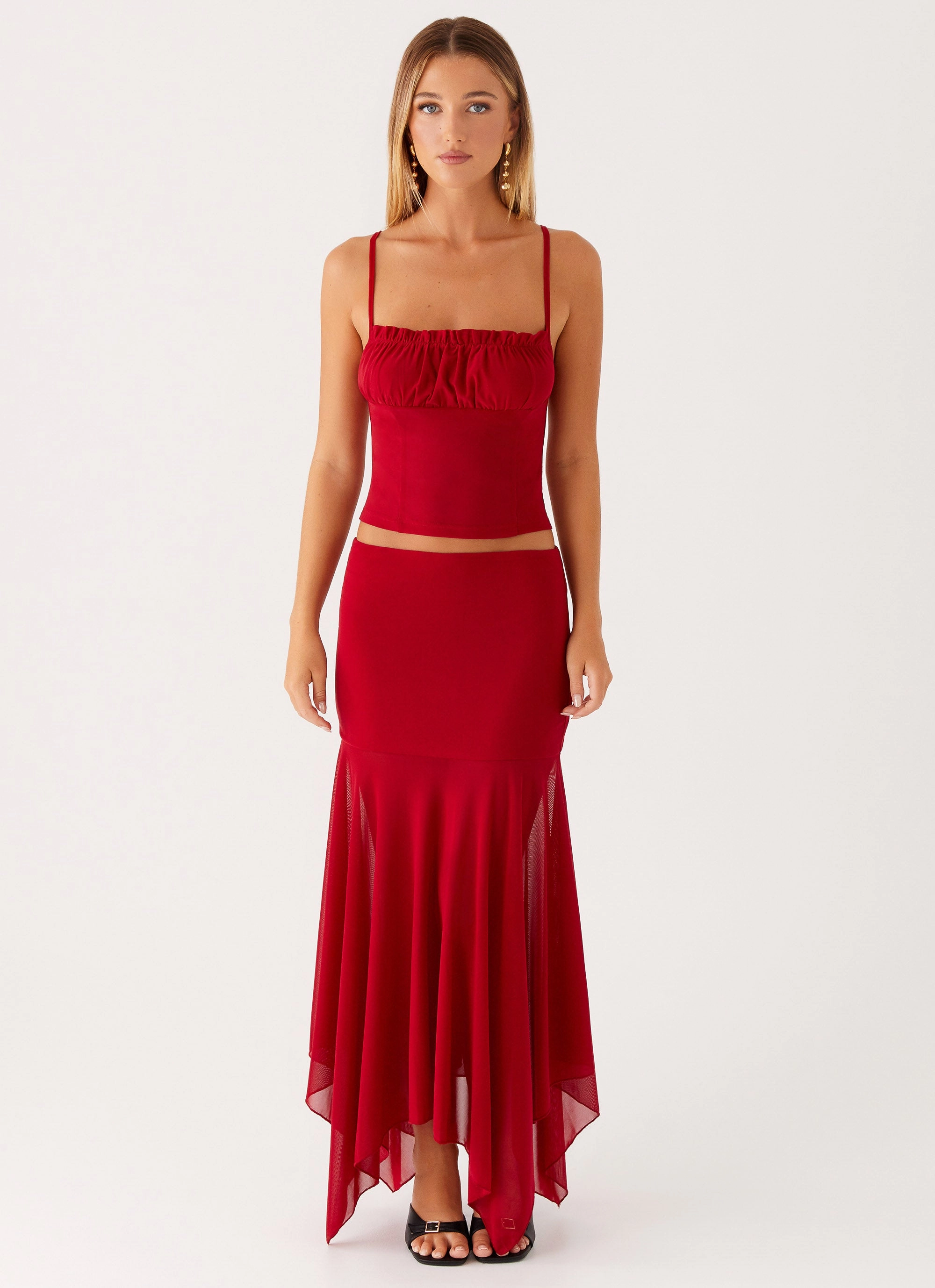 Reinforced Shoulders Classic Crew Neck Dionne Top - Red