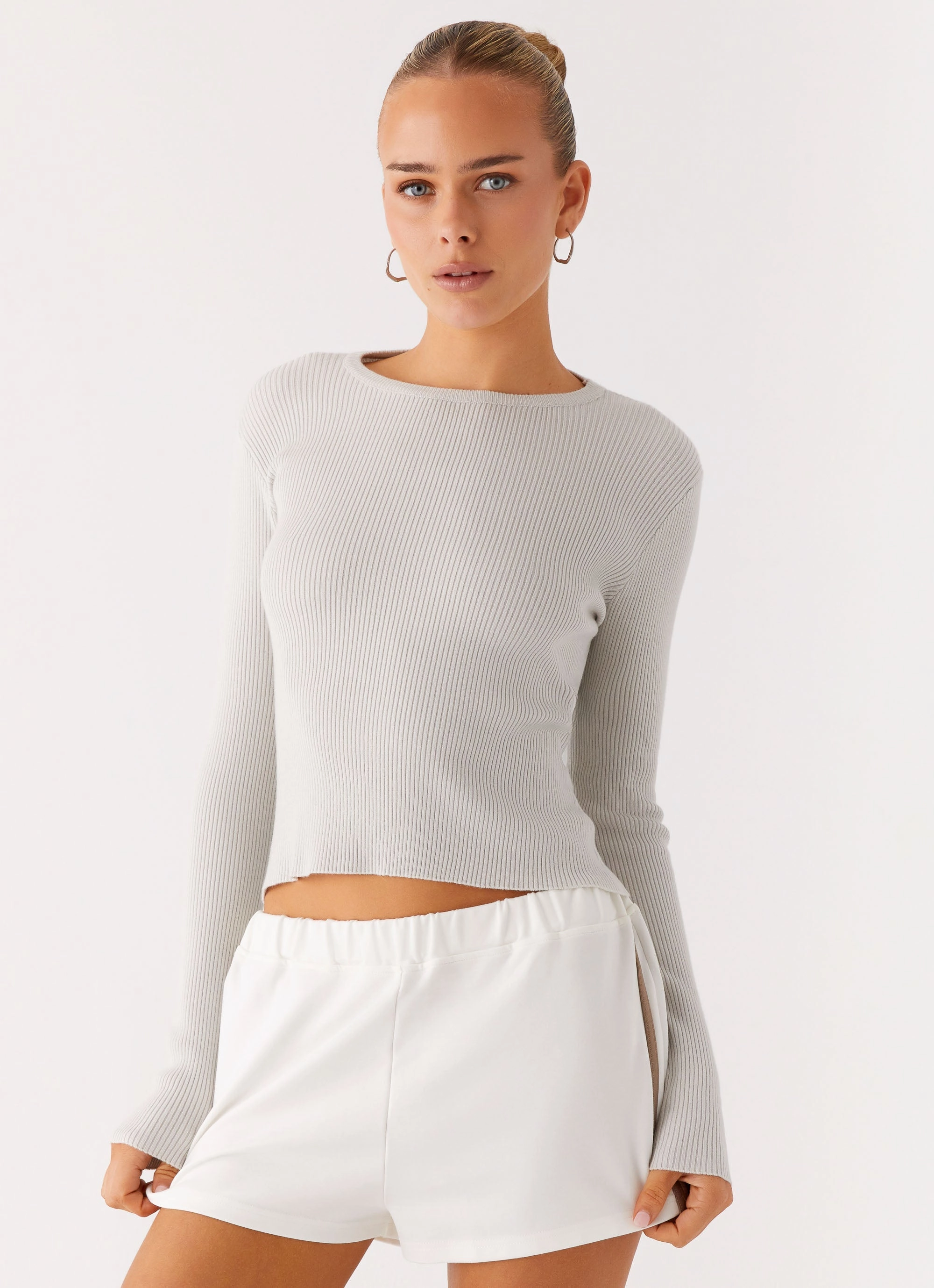 summer look Carissa Open Back Top - Grey