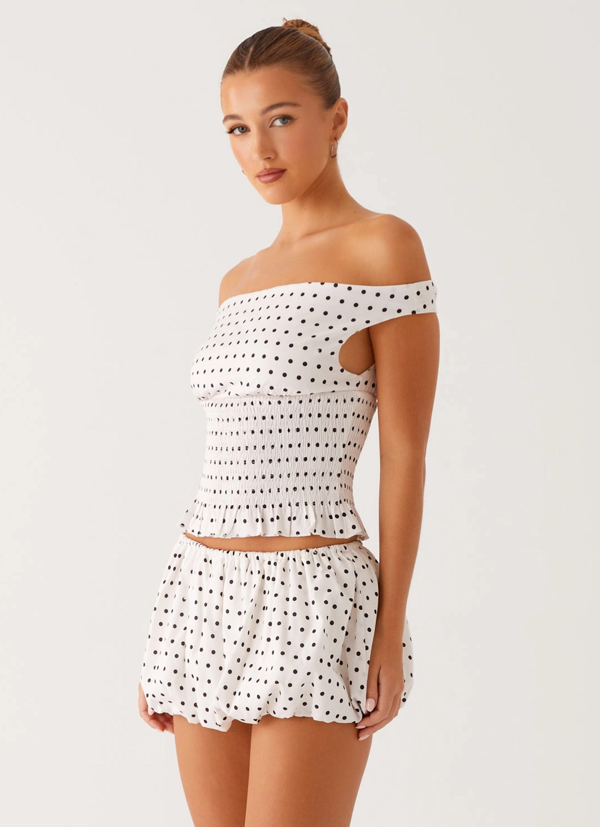 NonChafeCollarTech Heather Off Shoulder Top - White Black Polka Dot