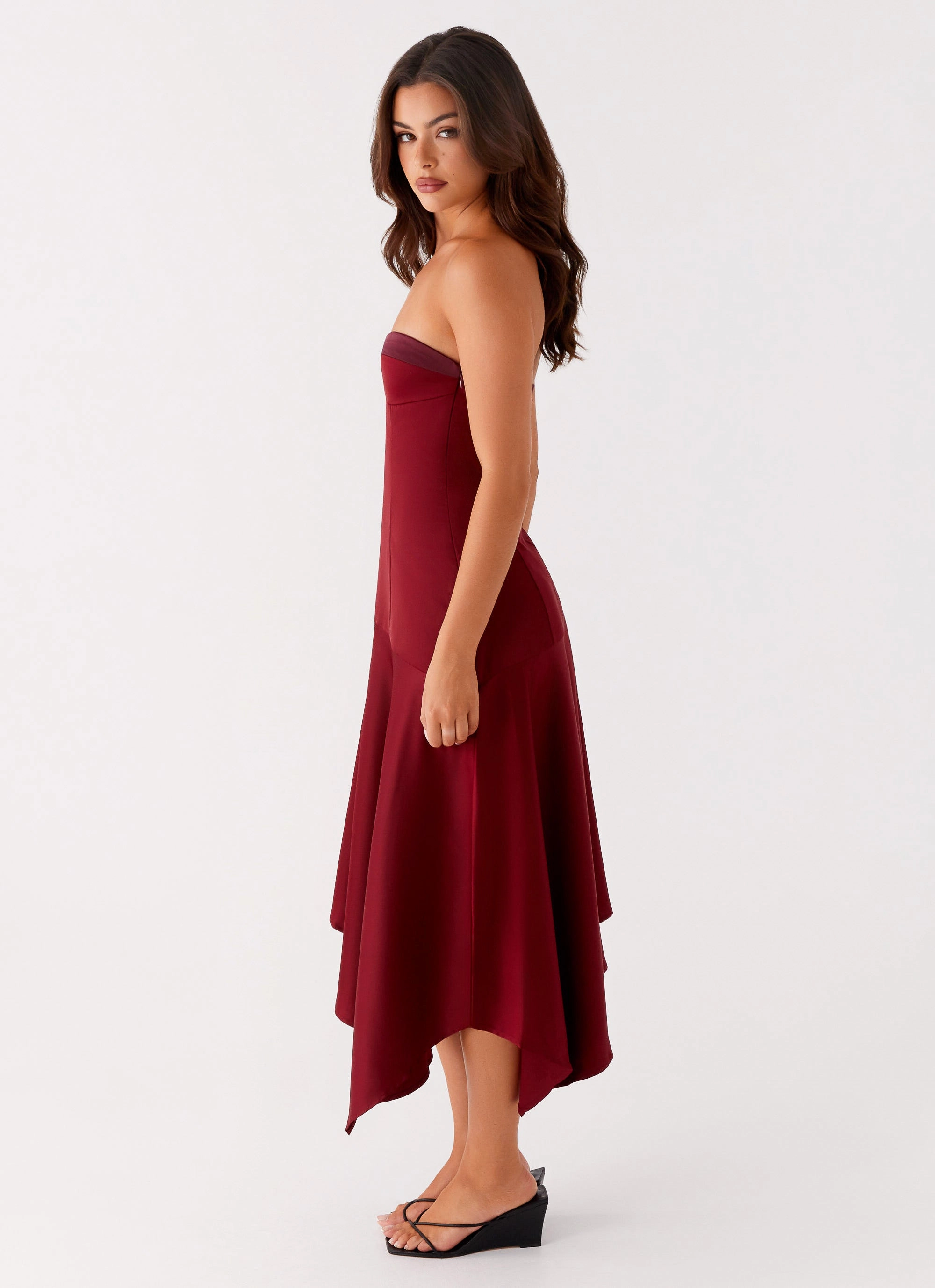 Modest Look Airy Feel Matisse Midi Dress - Red