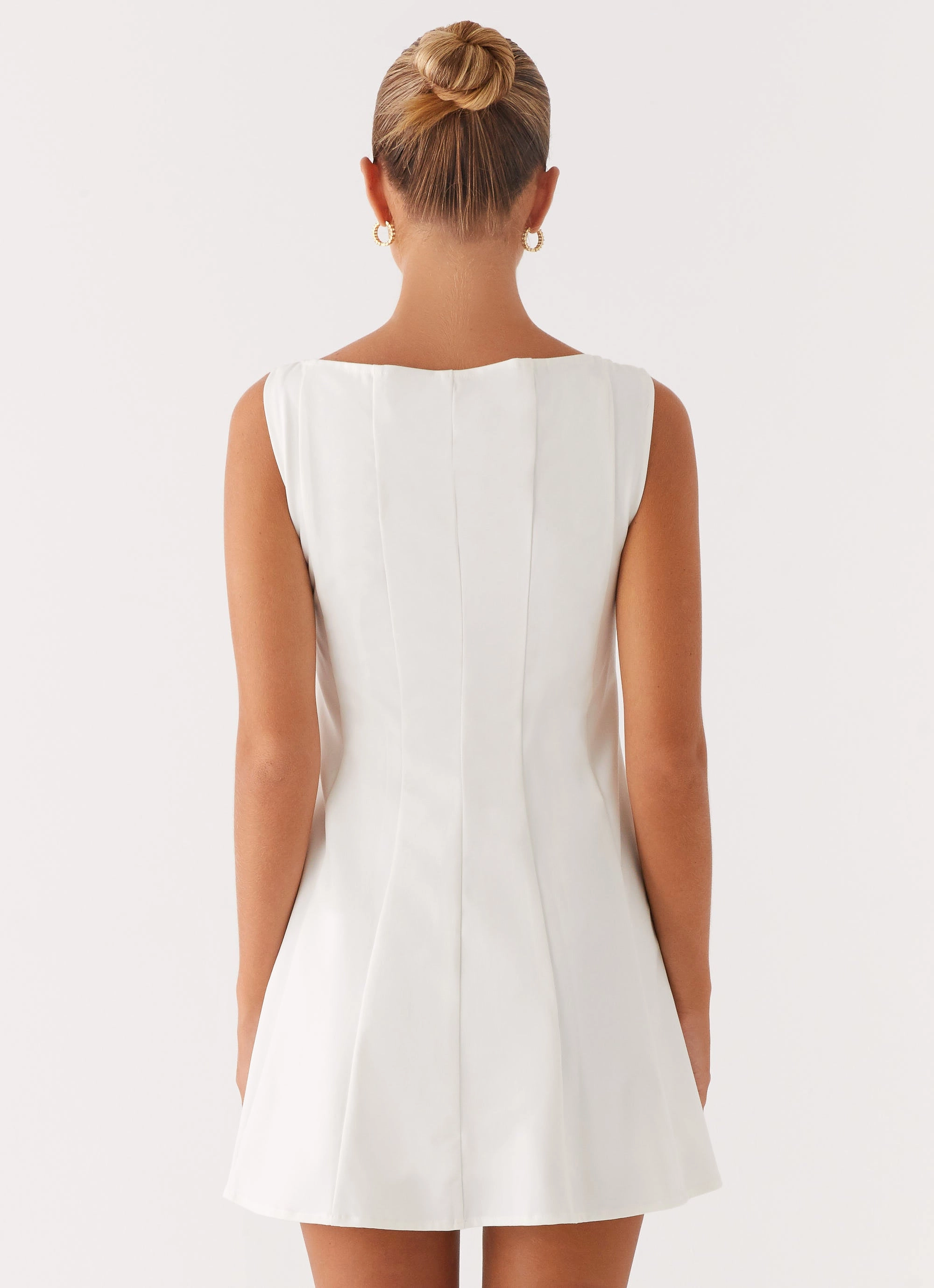 Emelie Mini Dress - White Elegant Piece All Day Ready