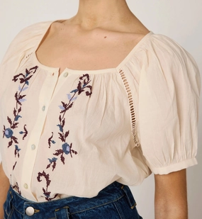 Adeline Blouse | Ivory Stretch Technology summer look