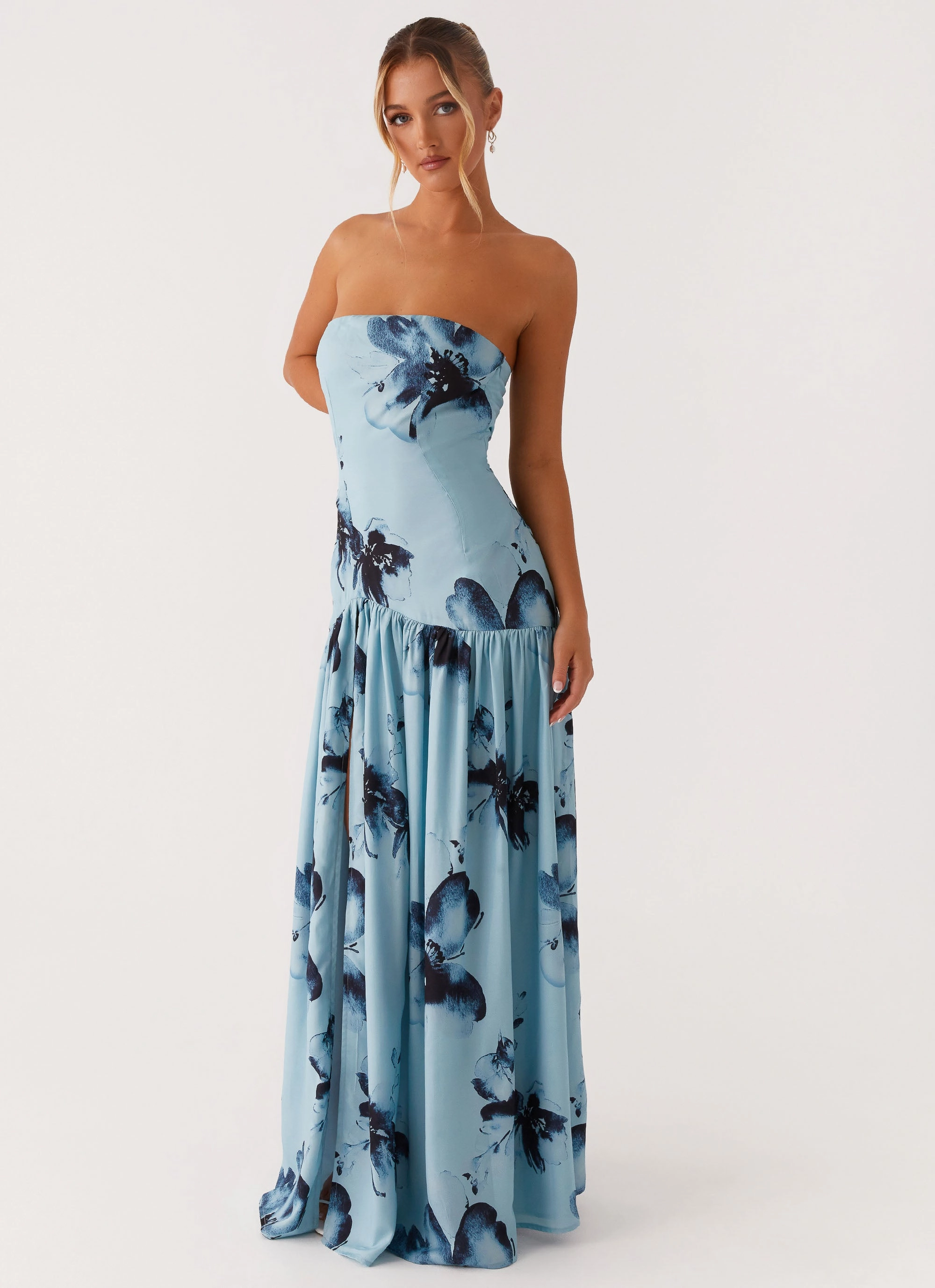 Feminine off-the-shoulder gown Eden Strapless Maxi Dress - Blue Black Floral