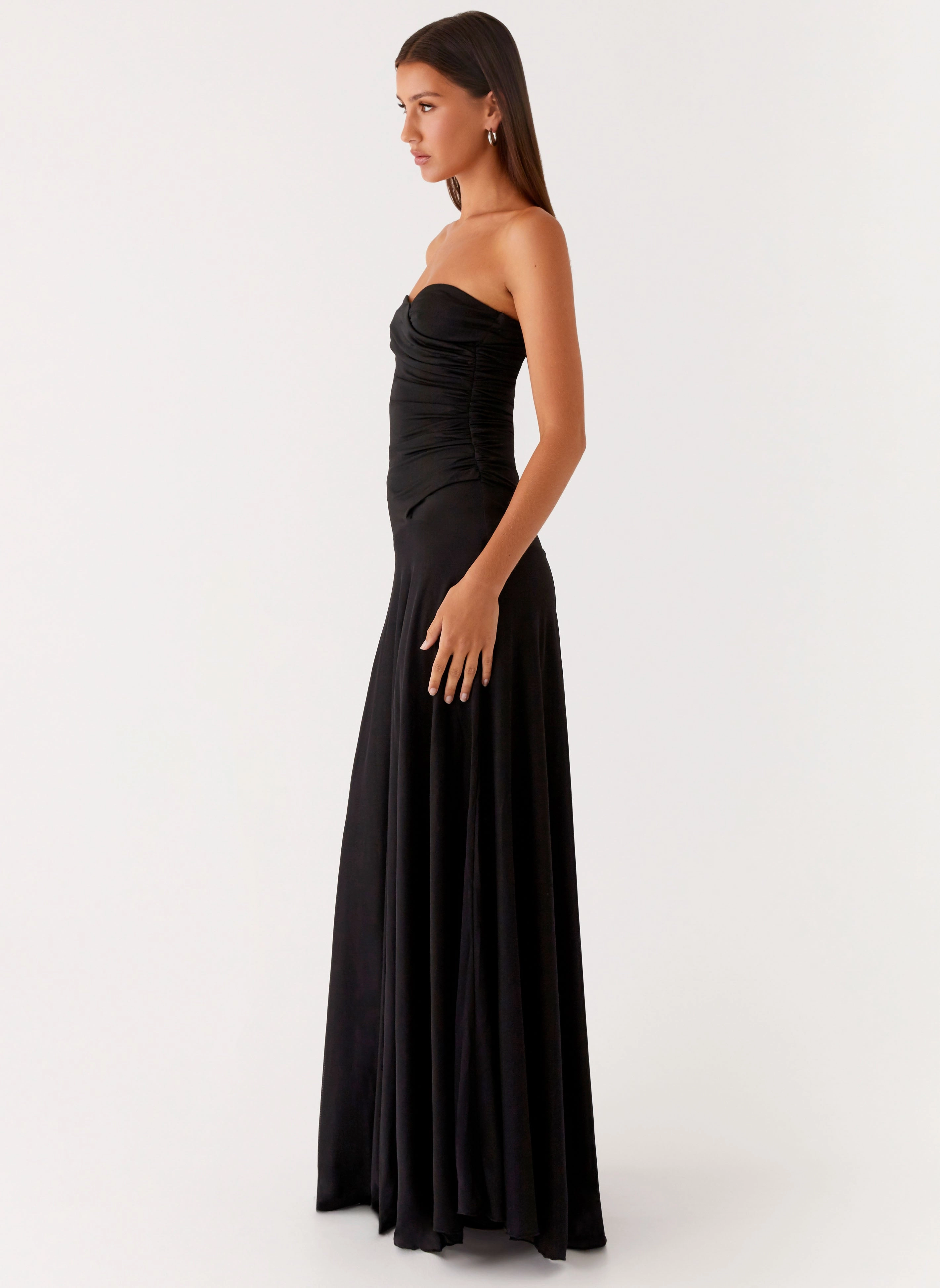 Flattering Shape Design Ruben Maxi Dress - Black