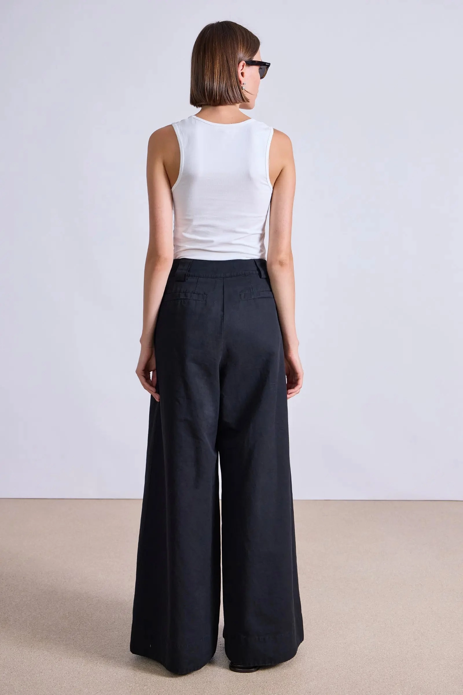 Comfortable Style Eli Wide Leg Pant in Black