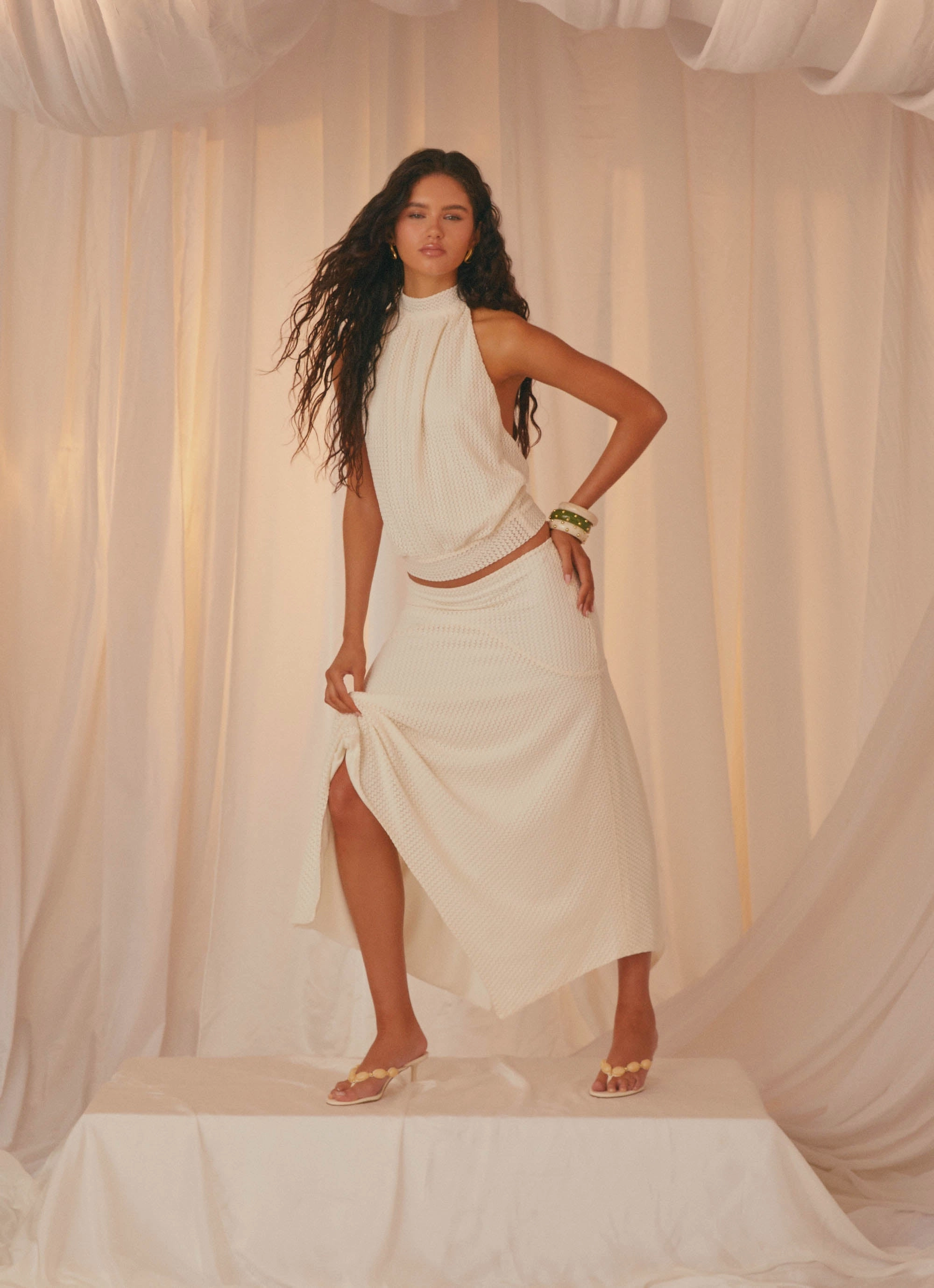 Ergonomic Pattern Design Evaden Backless Top - Ivory