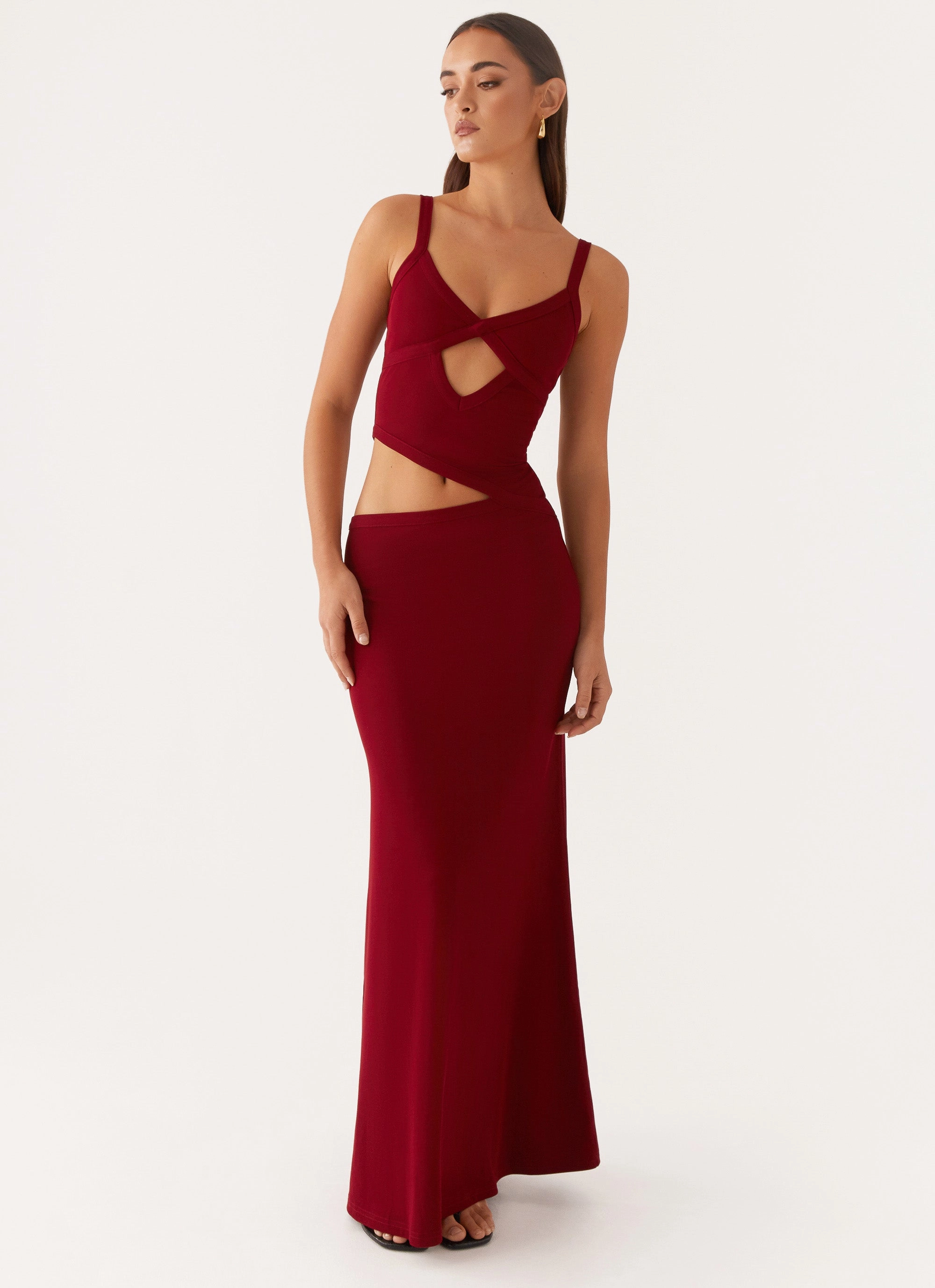Jocelyn Maxi Dress - Maroon Flowy-Shape light layering