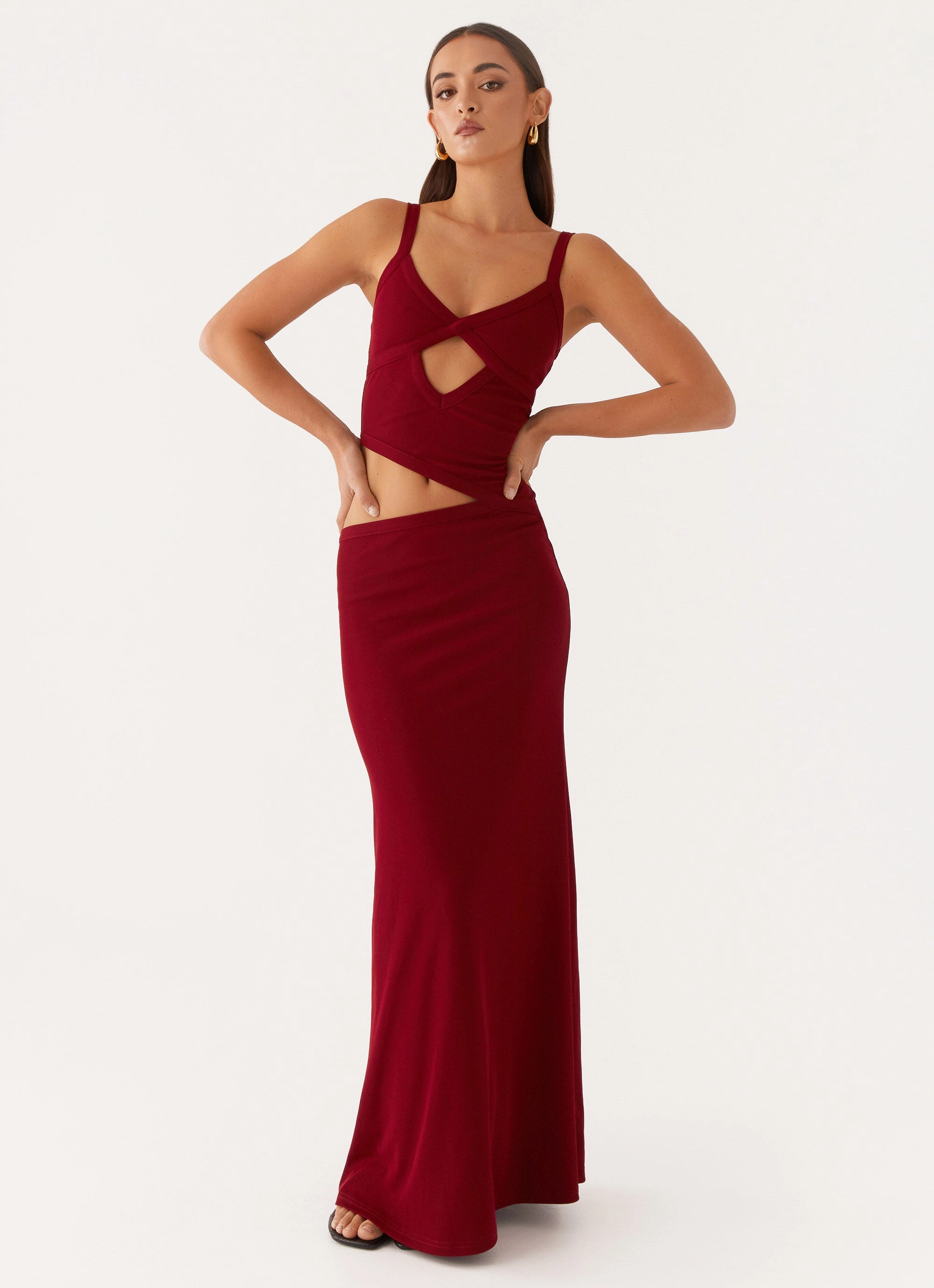Elegant Outline Jocelyn Maxi Dress - Maroon