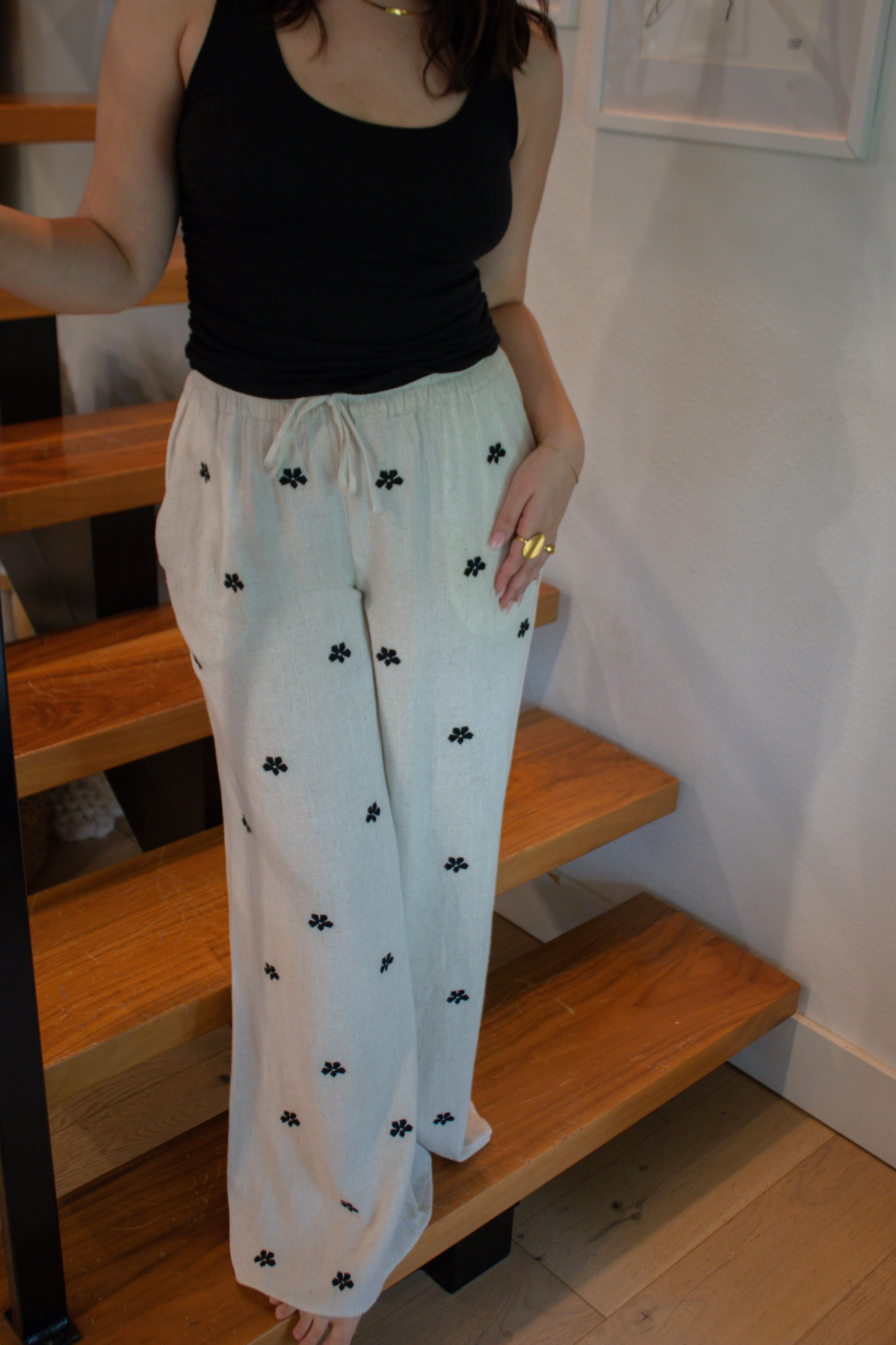 Cami Scoop Neck Tank Top - Black Sustainable Waterproofing