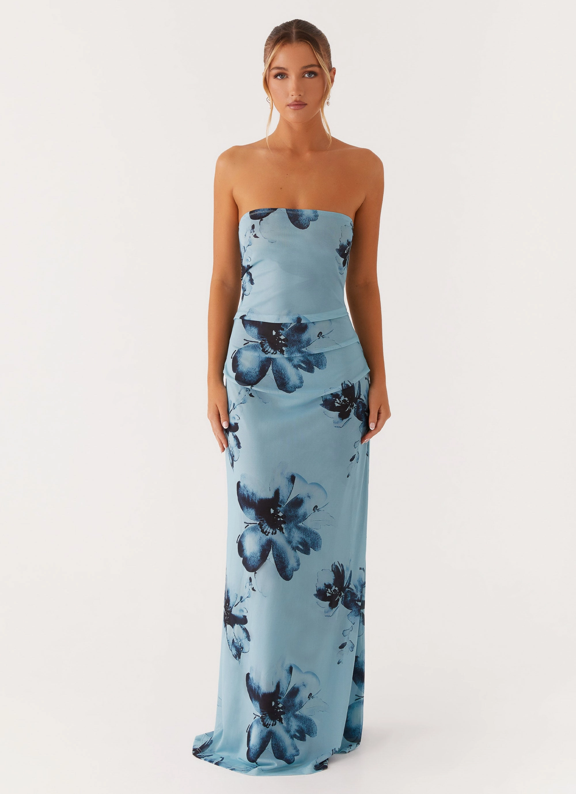 Tassel-Detail travel mode Field Of Dreams Maxi Dress - Blue Black Floral