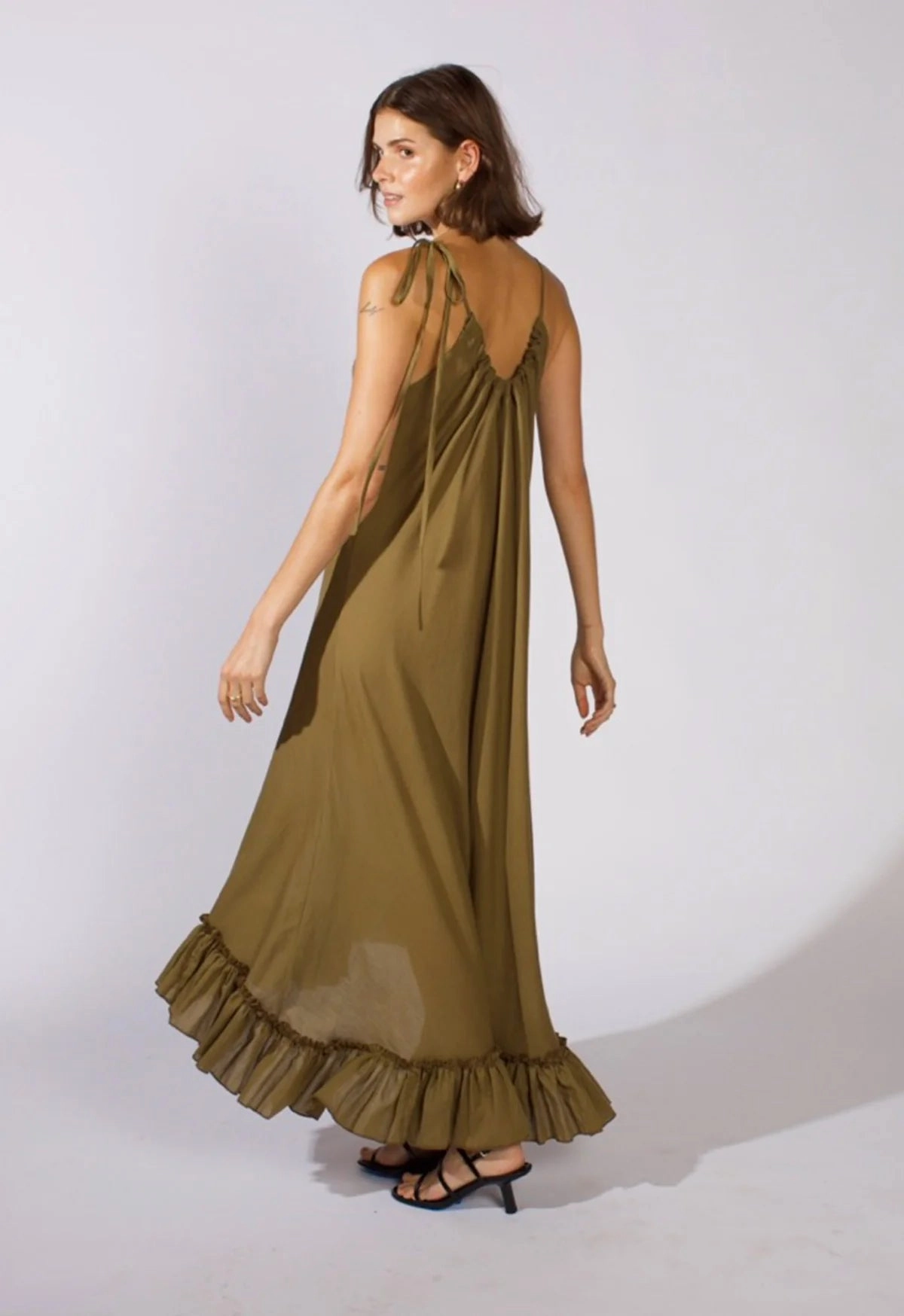 SustainableBlend QuickDryConstruction Anemone Dress in Olive