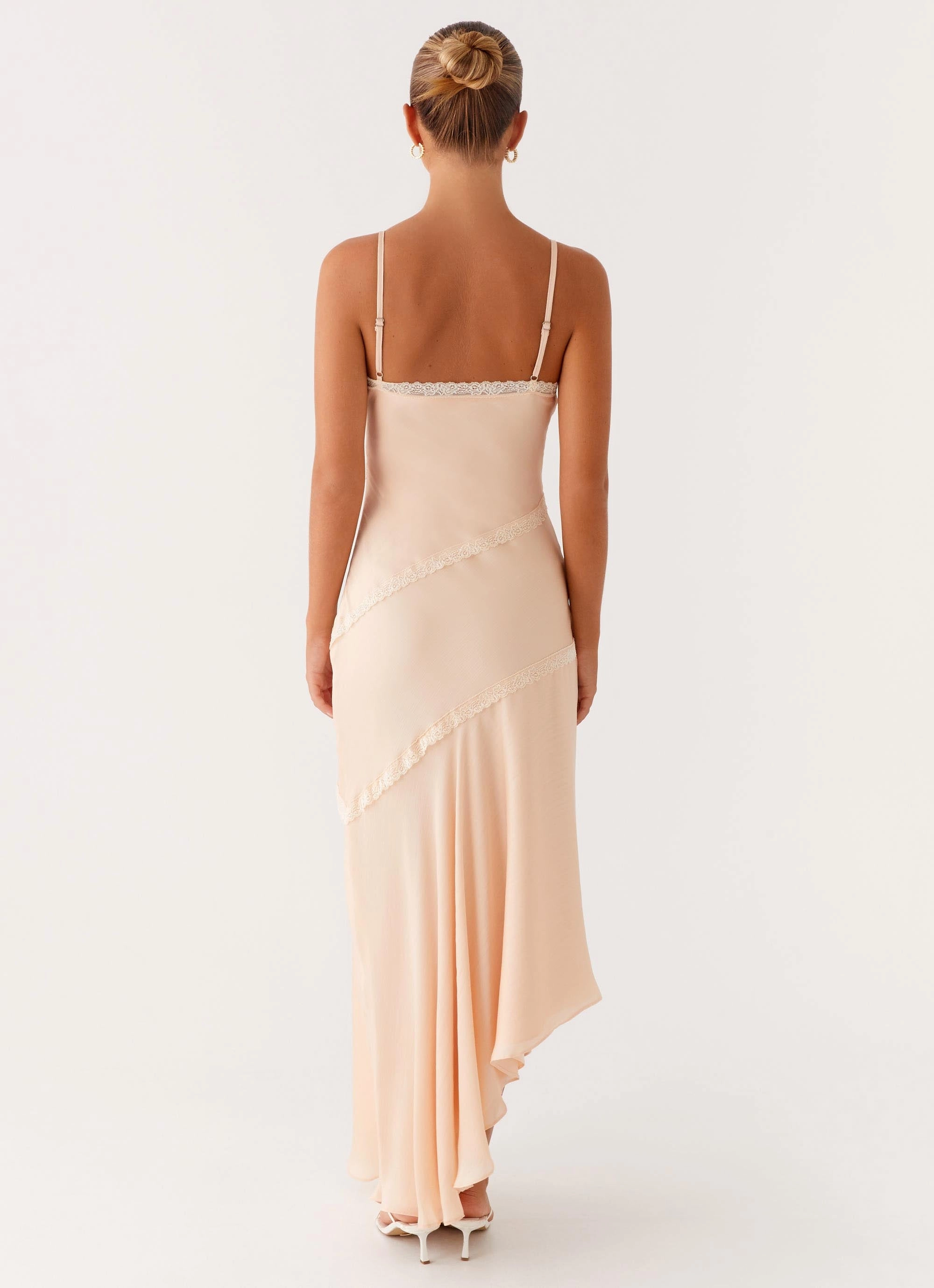 Silky Silhouette Autumn Look Solana Maxi Dress - Peach