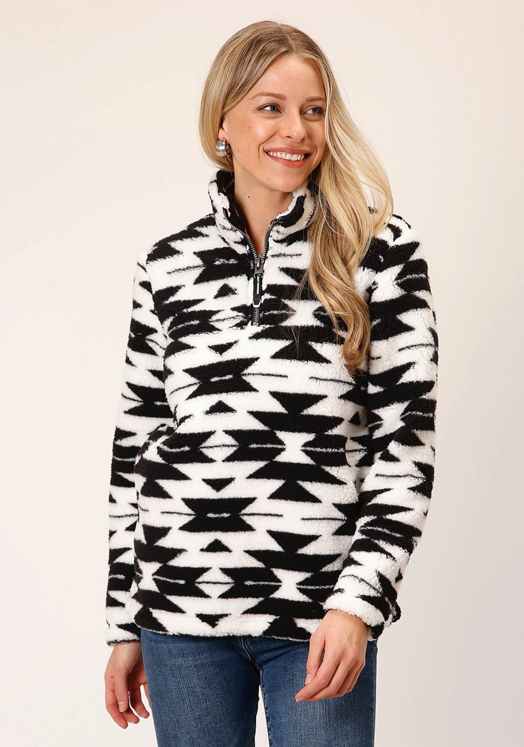 Soft Fleece Interior Zippered Vents Roper Womens Fuzzy Polar Black/White 100% Polyester Fleece Jacket