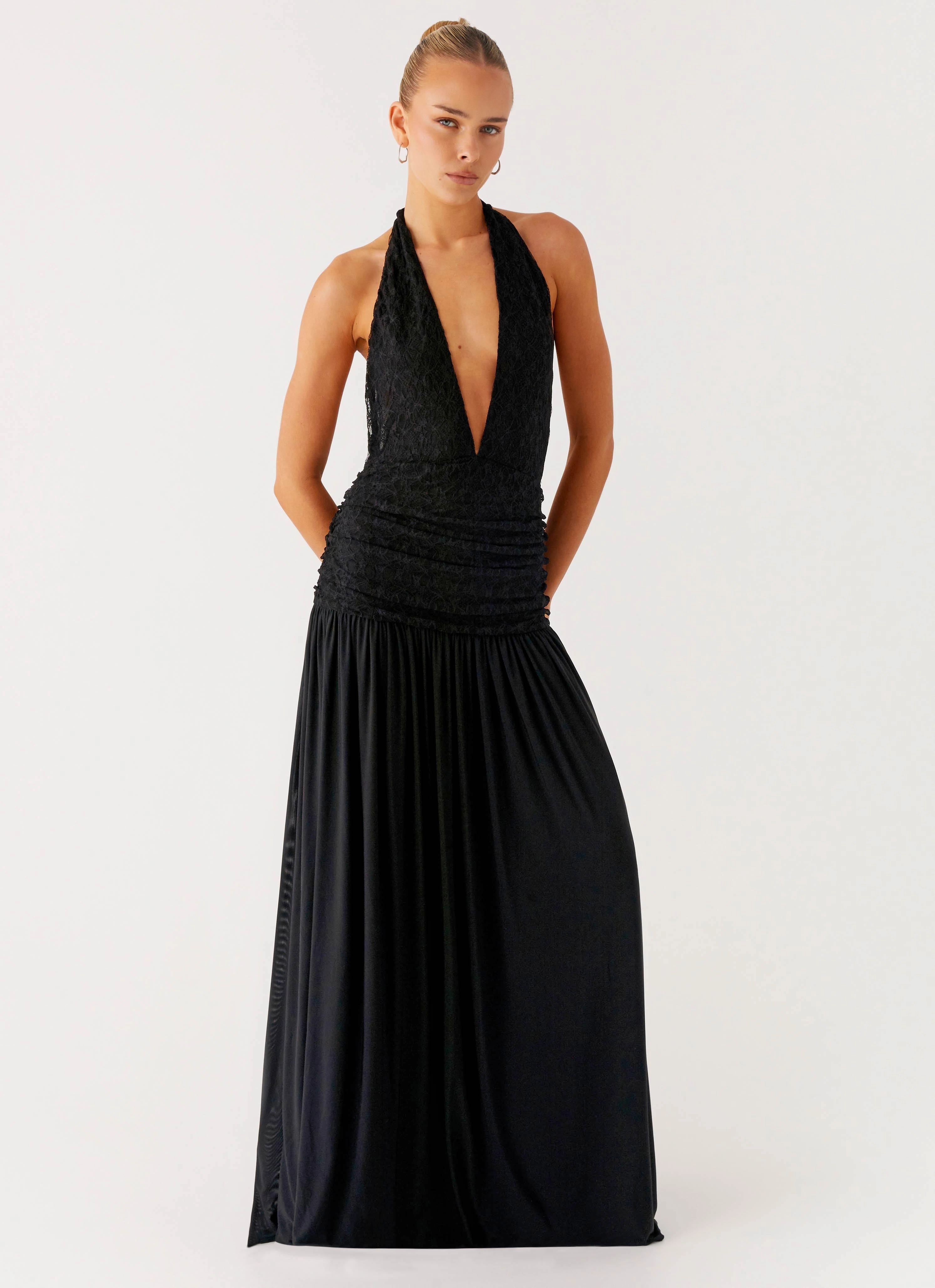 Full Attention Maxi Dress - Black Layered Fit Texture Style