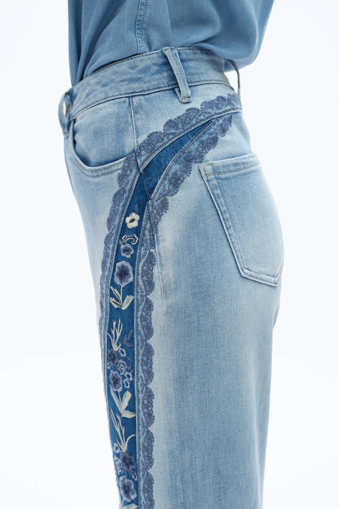 Relaxed fit wear Ultra High Rise Embroidered Wide Leg Jeans