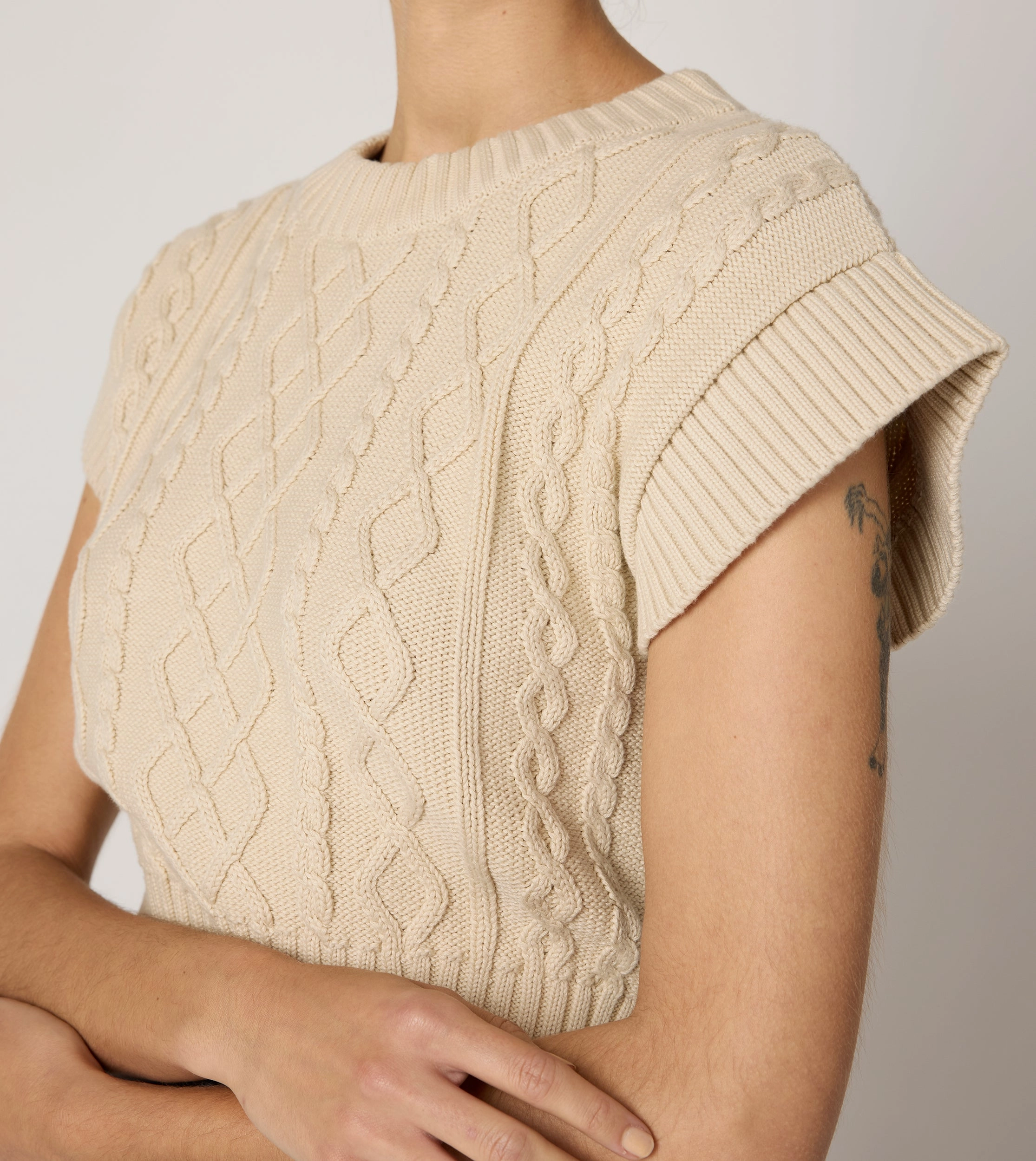 Gigi Cropped Sweater Vest | Cream Flexible Waistband Adaptation