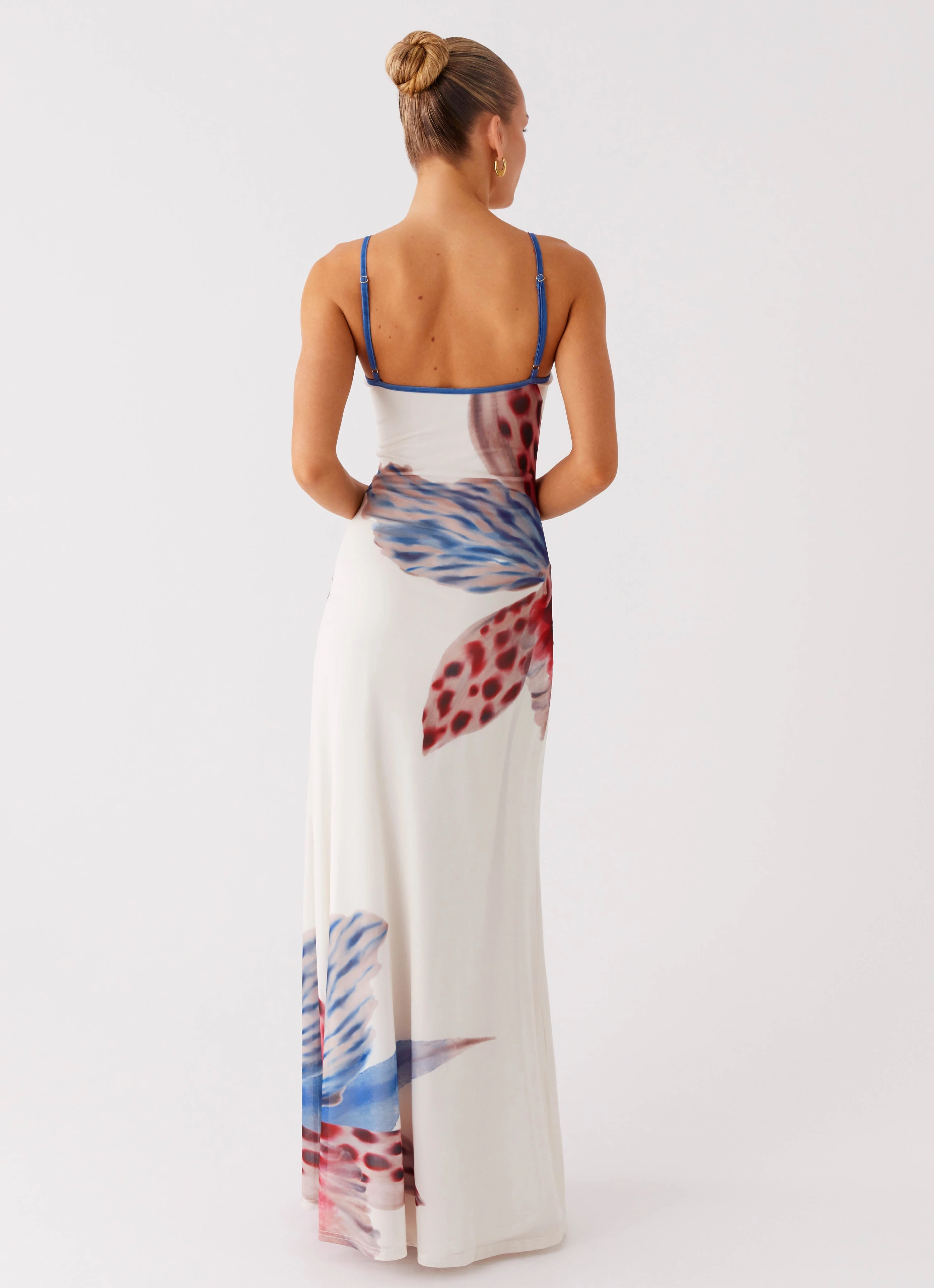 Bold Structure Light and Comfortable Everett Maxi Dress - White Sea Bloom