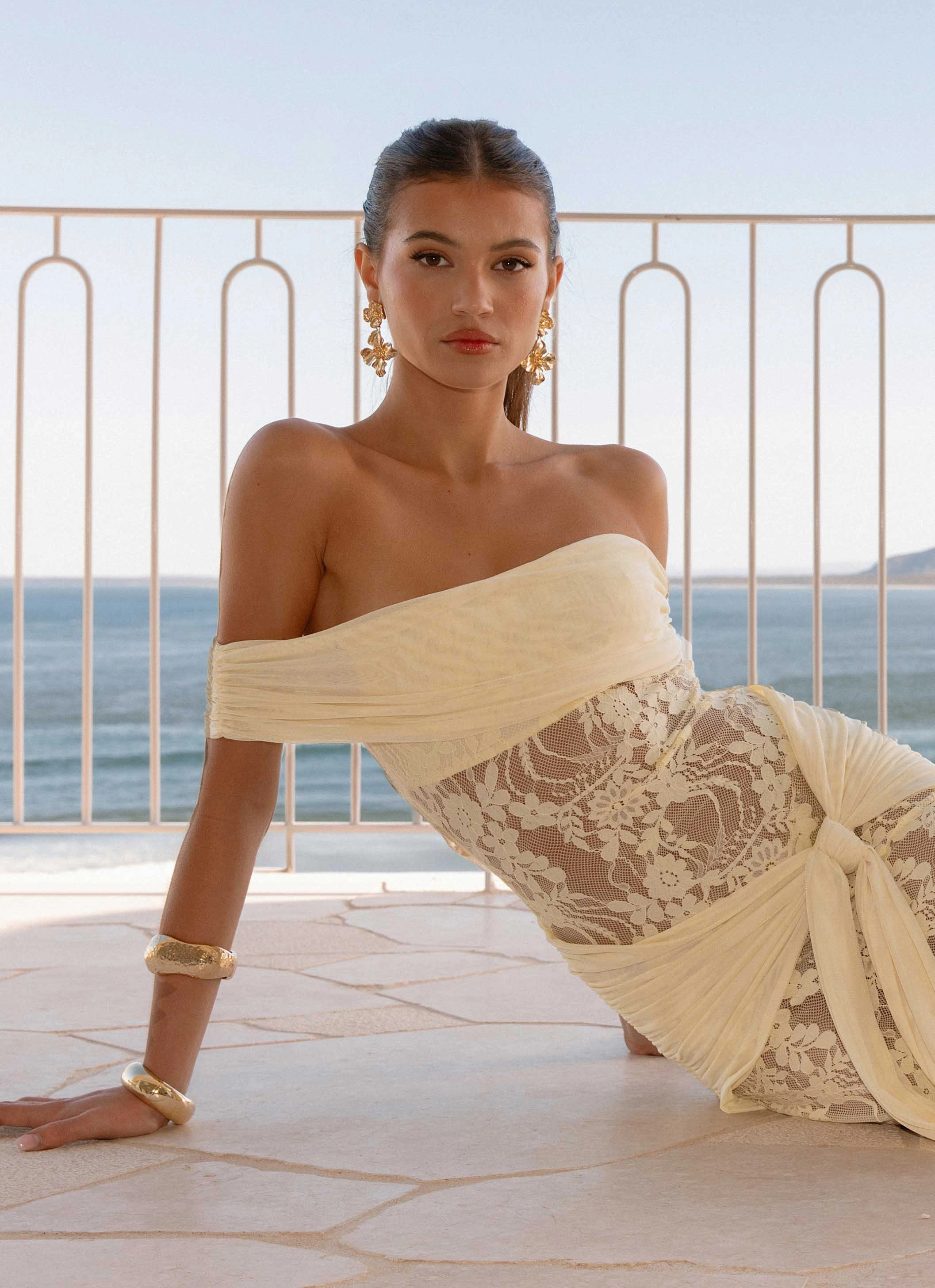 Gracie Twist Maxi Dress - Yellow Chic Layer