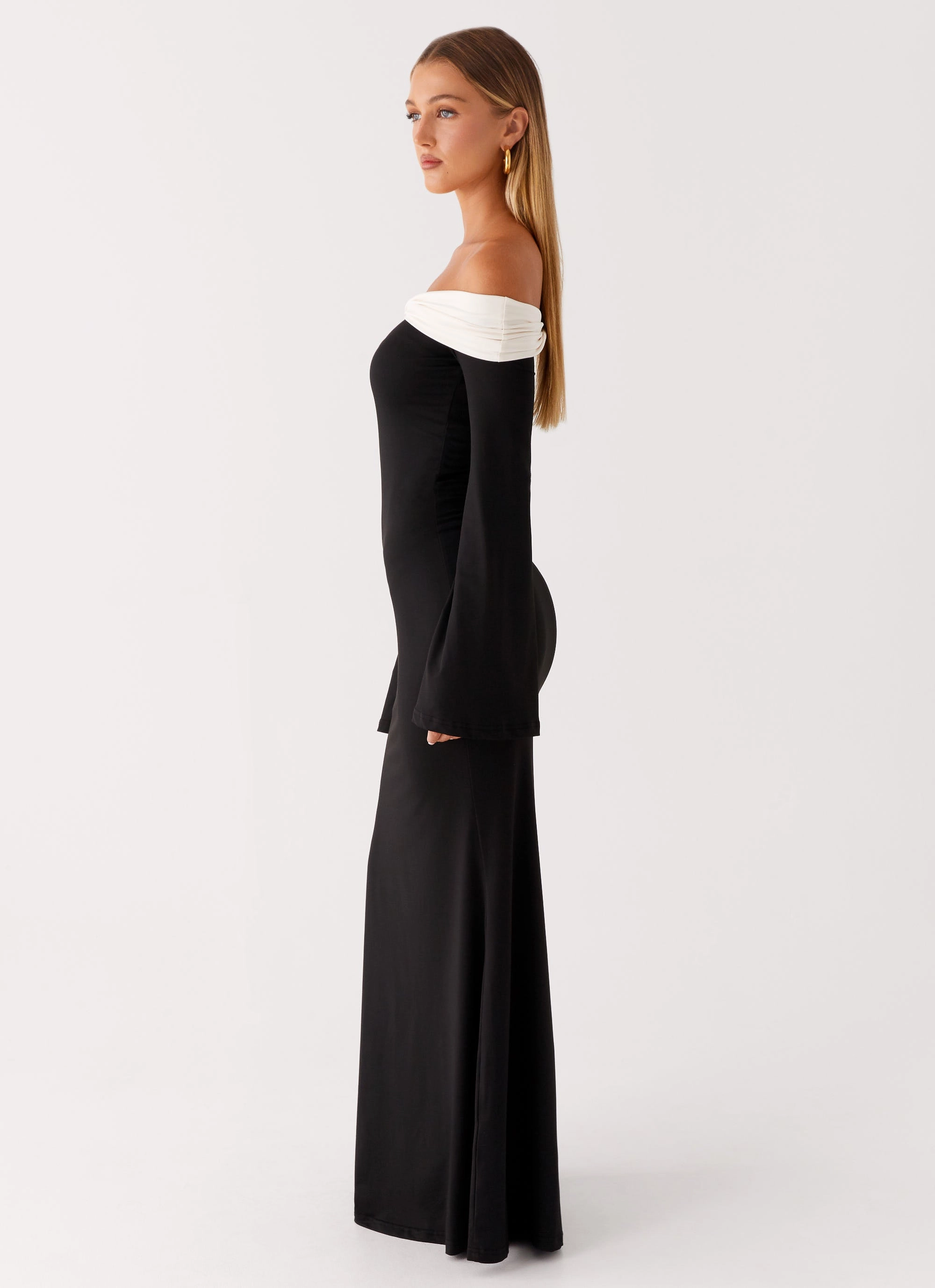 Hits Different Long Sleeve Maxi Dress - Black Breath Ease