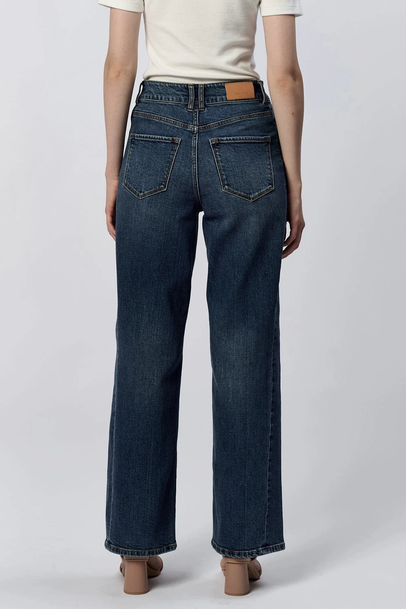 Holly High Rise Straight Jeans - Fernstone Temperature control