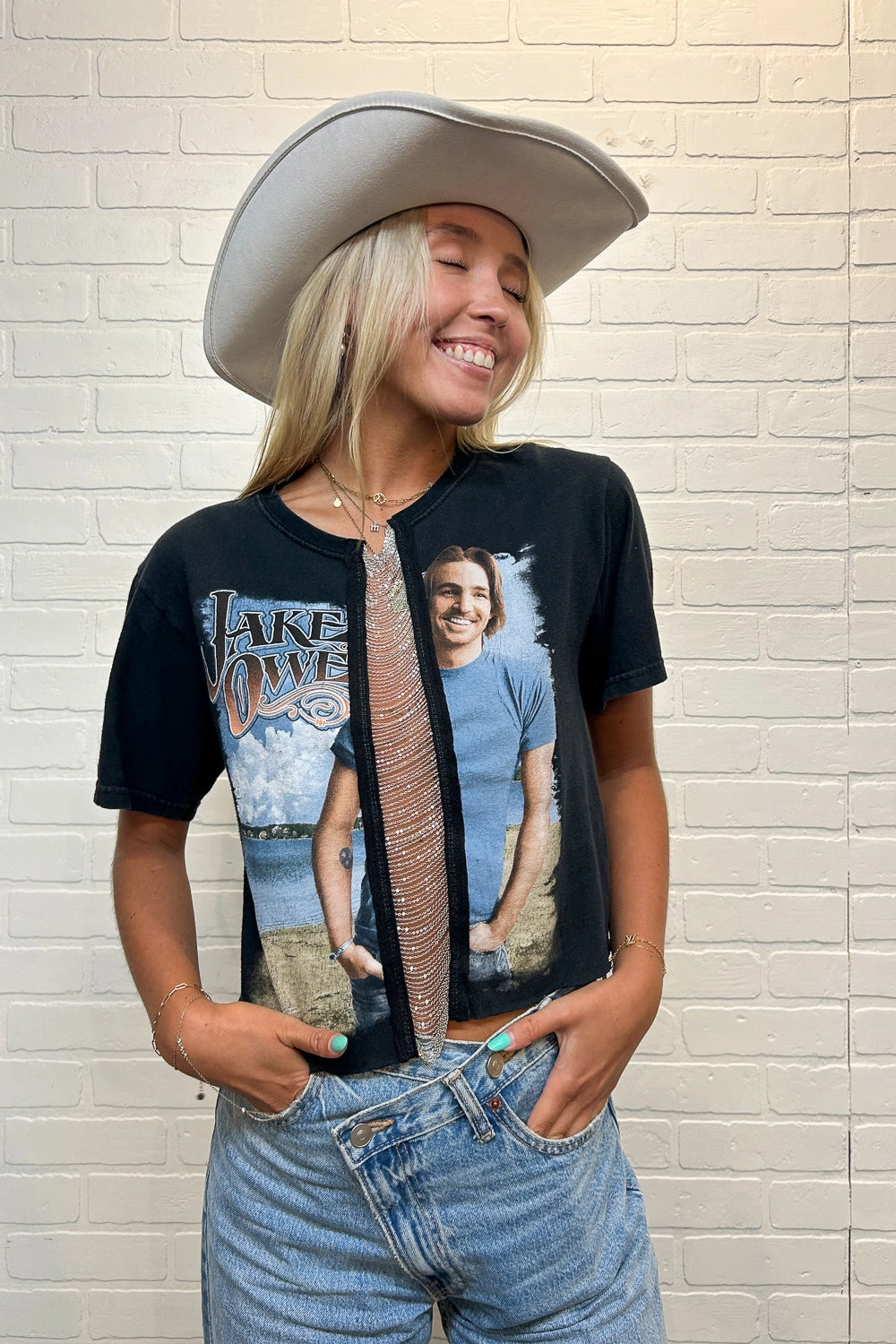 NonRestrictiveSilhouette Sweat Absorbent Inner Layer Jake Owen Chain Middle Crop