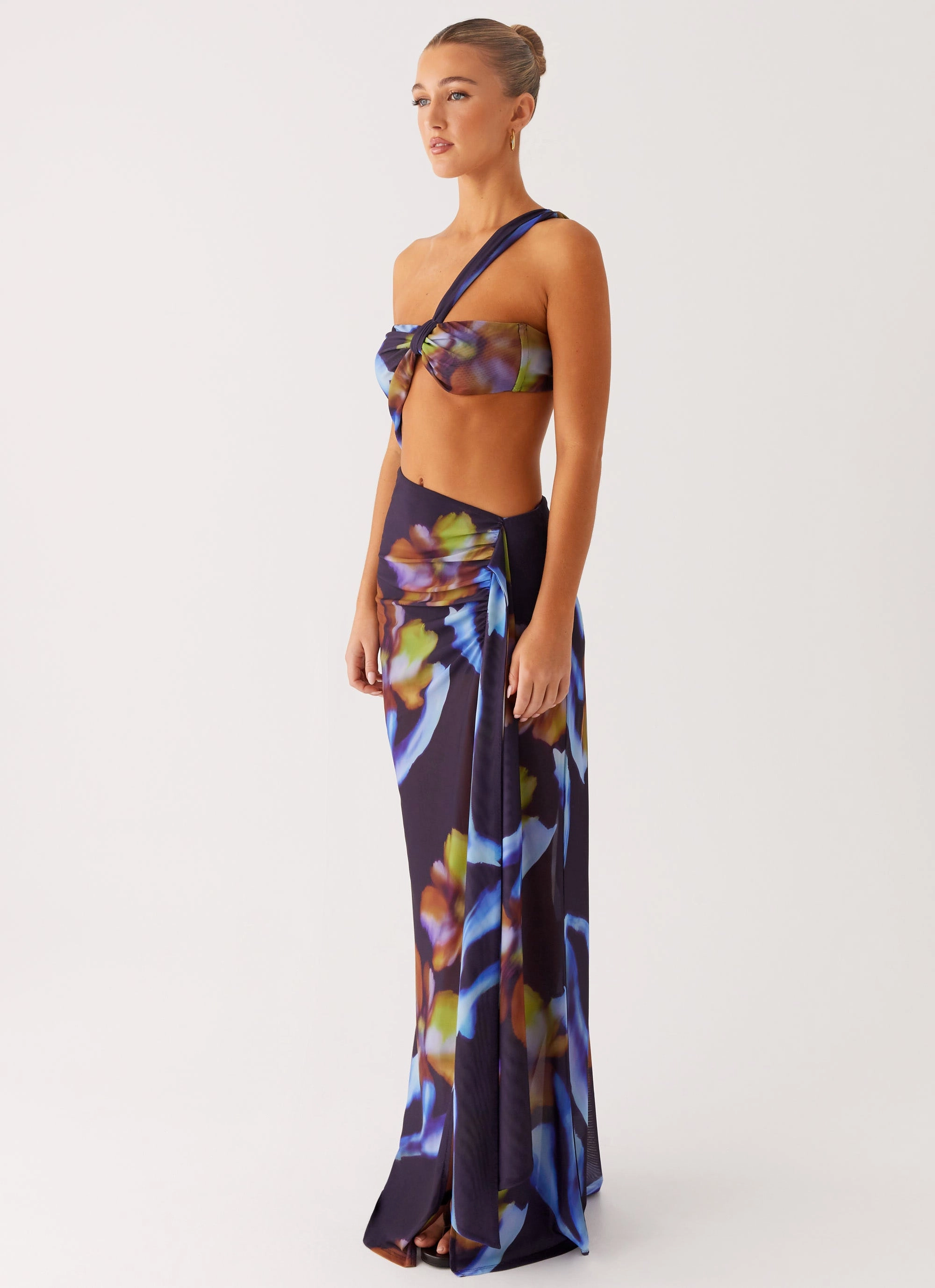 Costa Rica Maxi Dress - Dark Floral Minimalist Look